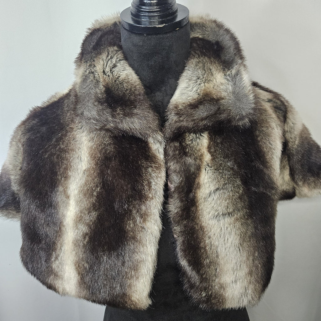 Y2K Charming Charlie Faux Fur Chinchilla Shrug Vest Cape One Size