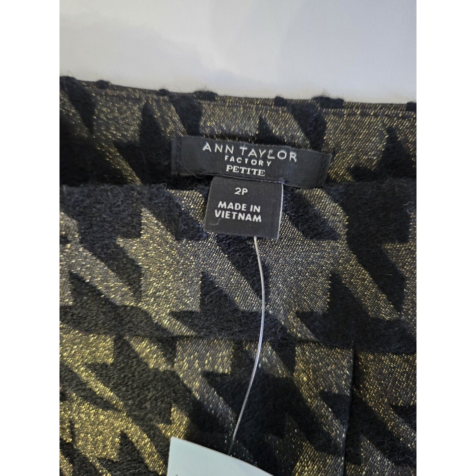 NWT Ann Taylor Factory Petite Sz 2 Black & Shimmer Gold Herringbone w Pleats