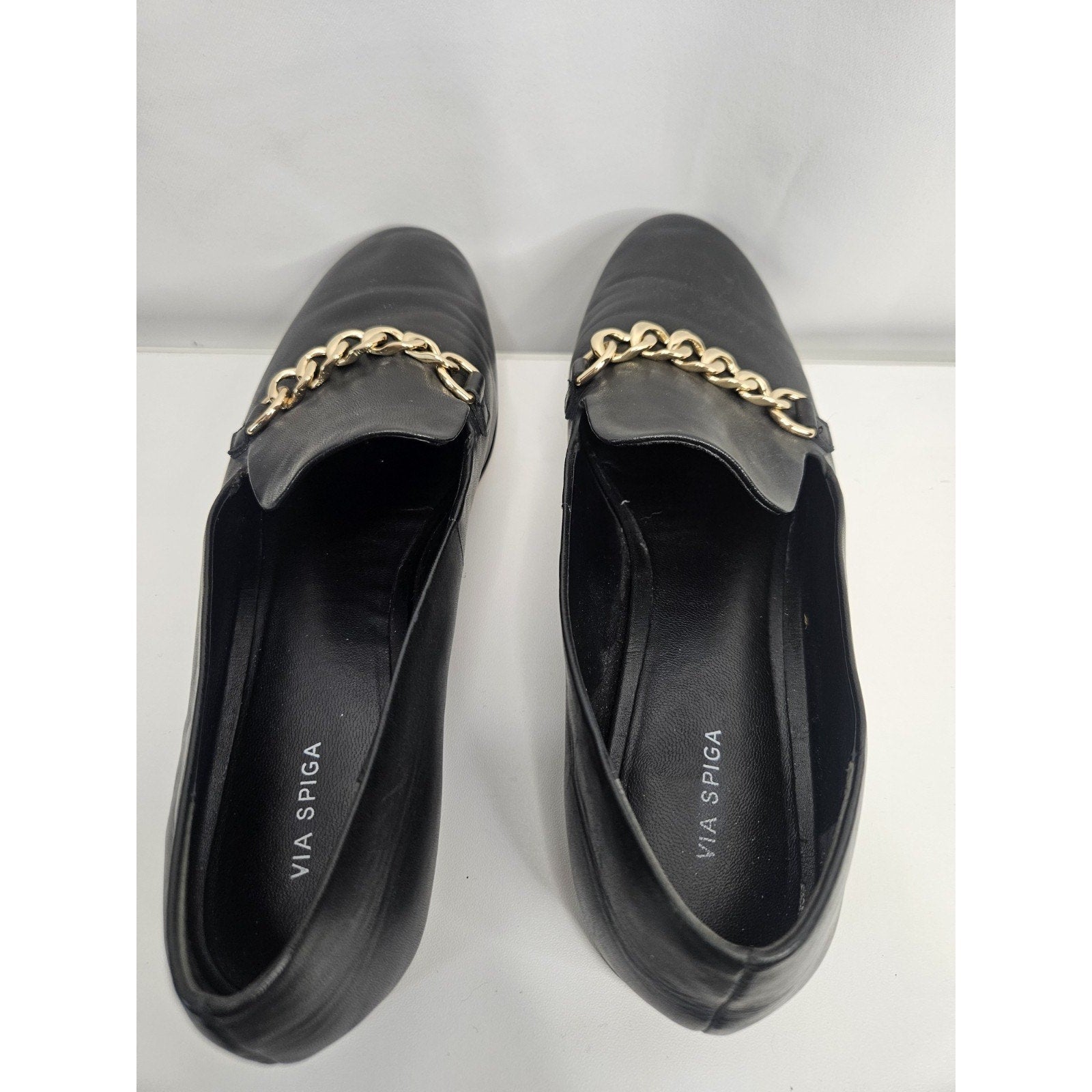 Via Spiga Women’s Leather Loafers Yania Size 7.5 M Black Gold Chain Link