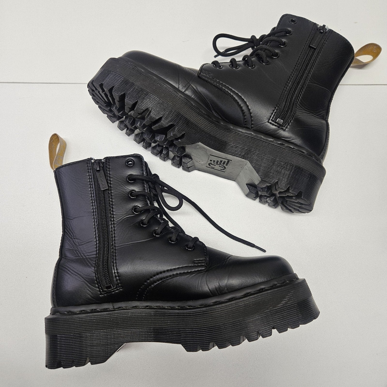 Dr. Martens V Jadon II Mono Platform Black Vegan Unisex Boot Mns 7 Womns 8