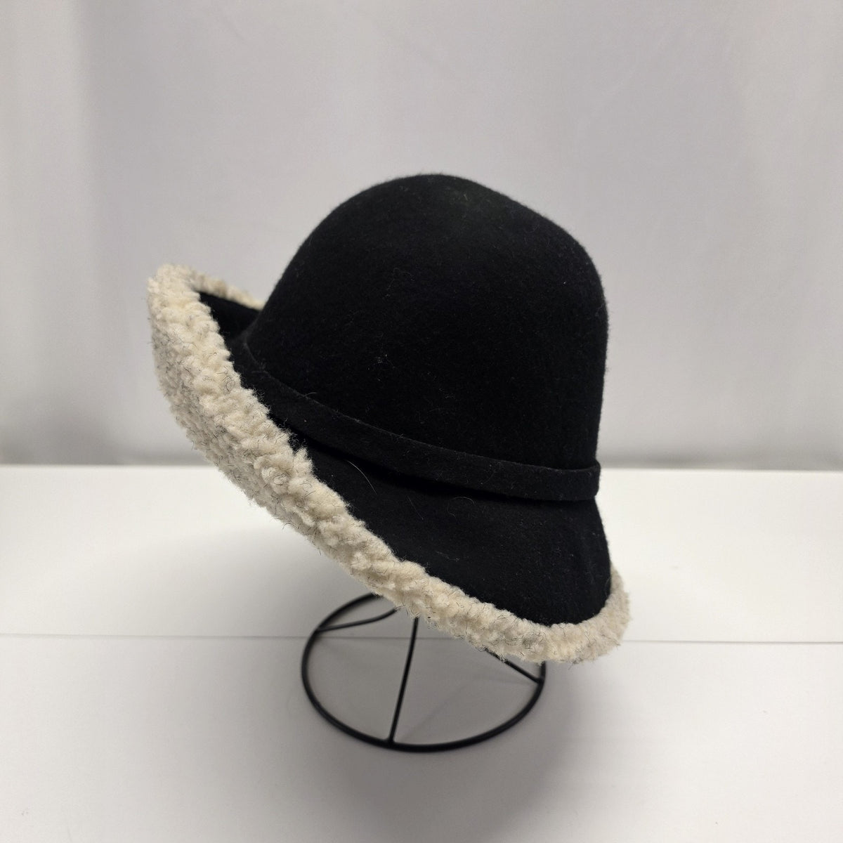 Vintage Black Wool Felt Cloche Bucket Hat Tan Contrasting Fuzzy Faux