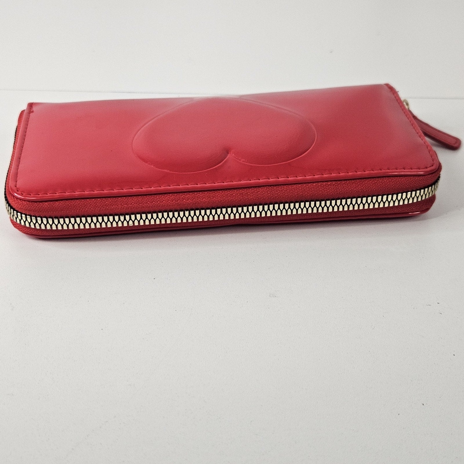 Luv Betsey Johnson Wallet Zip Around Leather Patent Raised Red Heart Whimsical