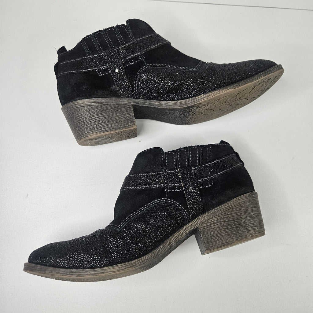 Naya Selma Leather Ankle Boots Womens 10.5 Black Slip On Buckle Accent Booties
