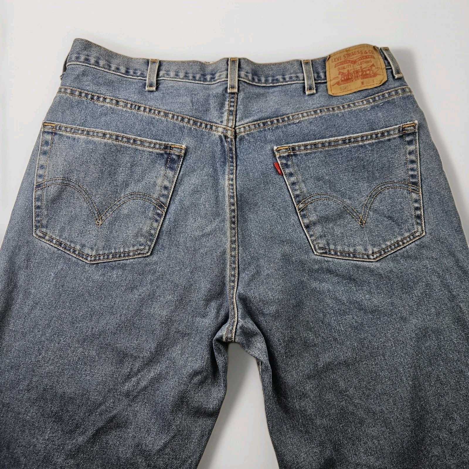 Vintage Levis 550 Jeans Mens 40x32 Relaxed Fit Denim Tapered Leg Y2K 2000s