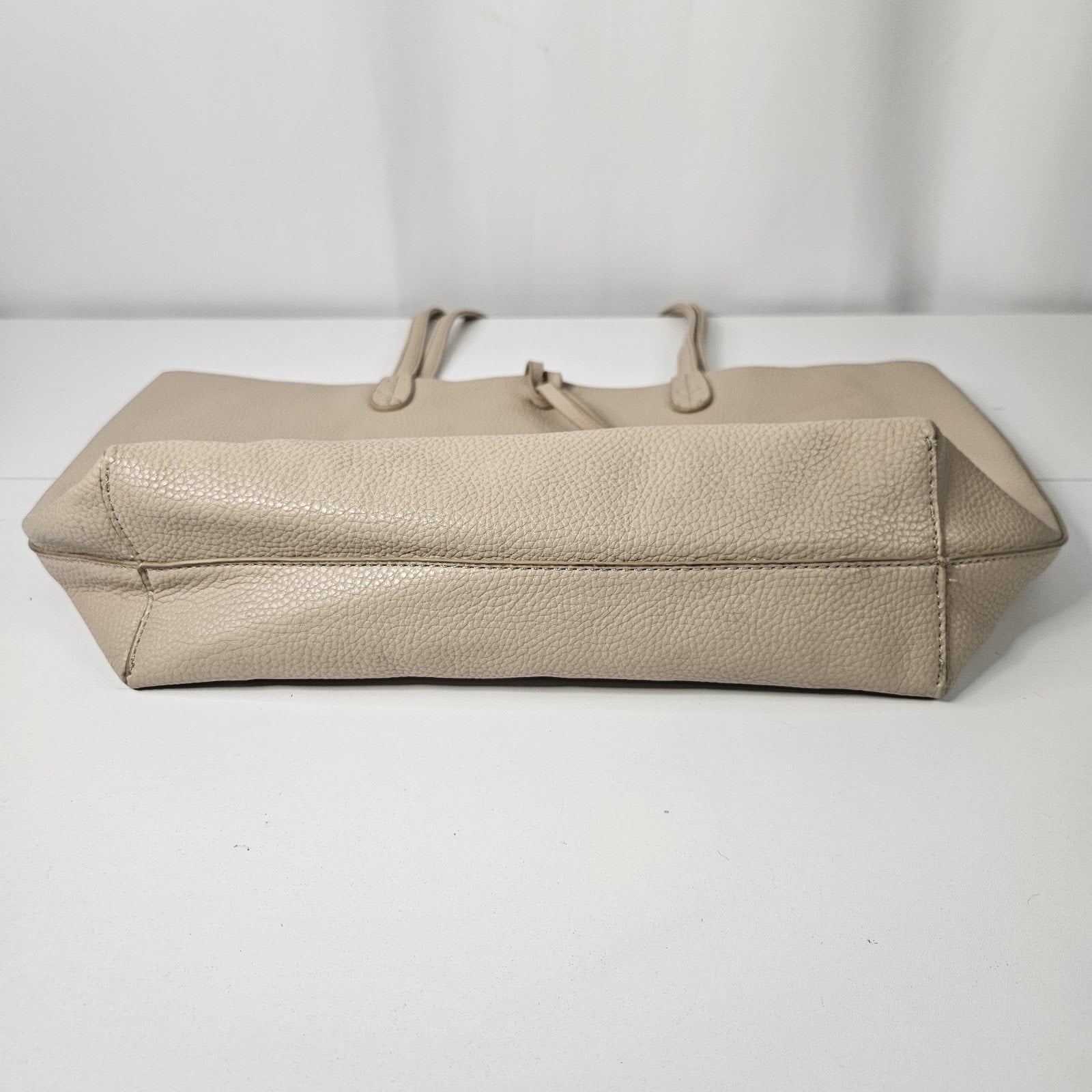 Y2K BCBG Paris Reversible Faux Leather Tote Laptop Bag Beige Goldtone Hardware