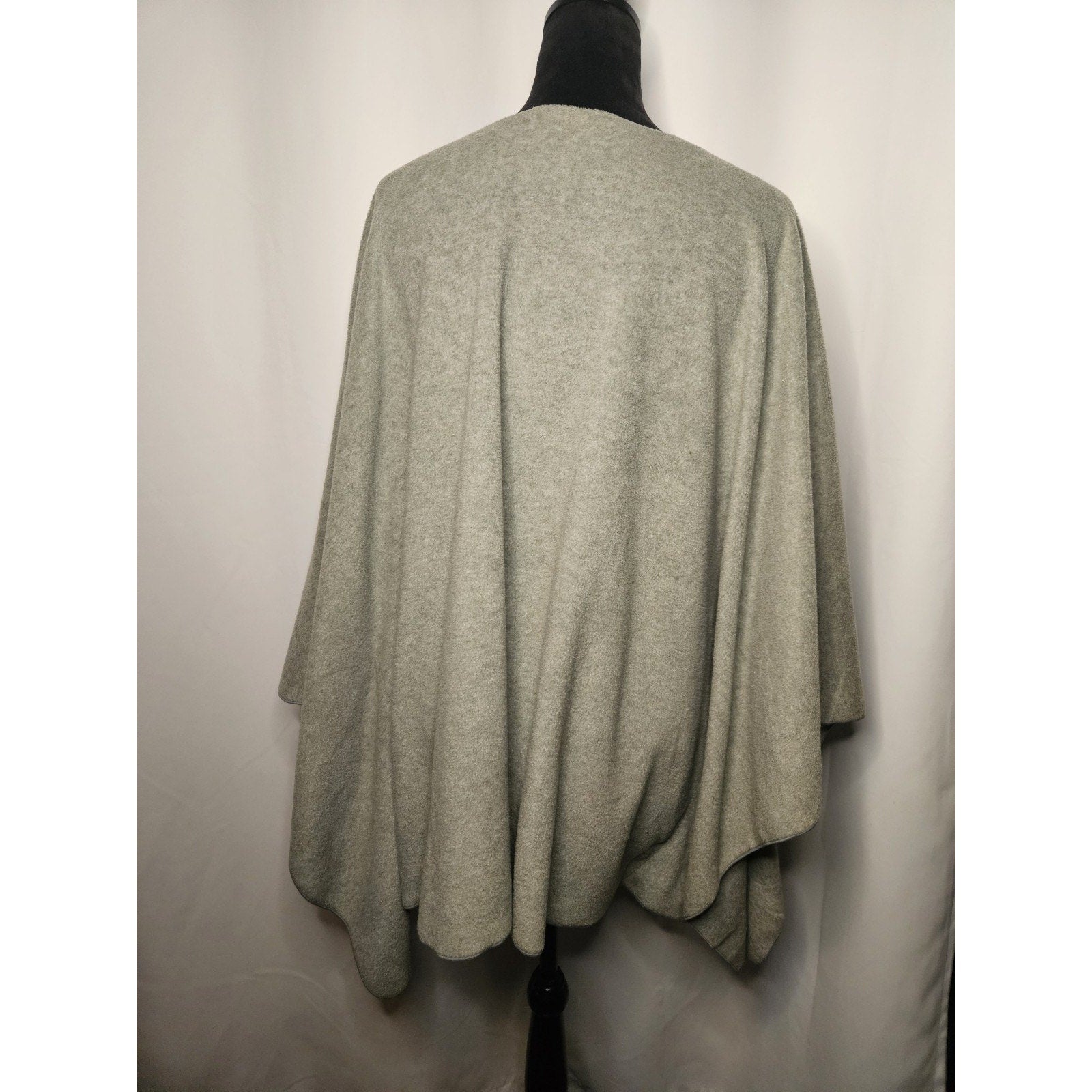 Stan Herman Women's Super Soft Poncho Light Green Sweater One Size Fits All