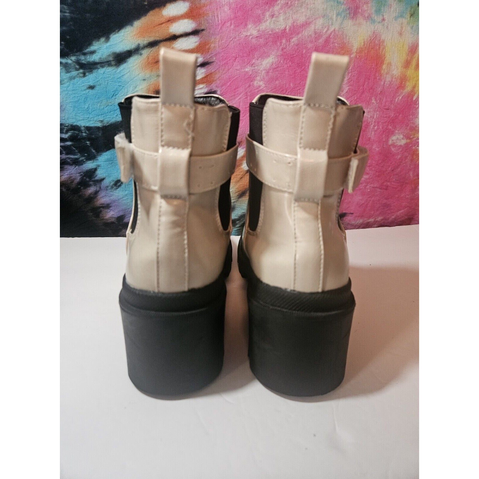 Nicole Miller Chelsey Ivory Cream W Black Chunky Lug Boot Faux Leather Size 9
