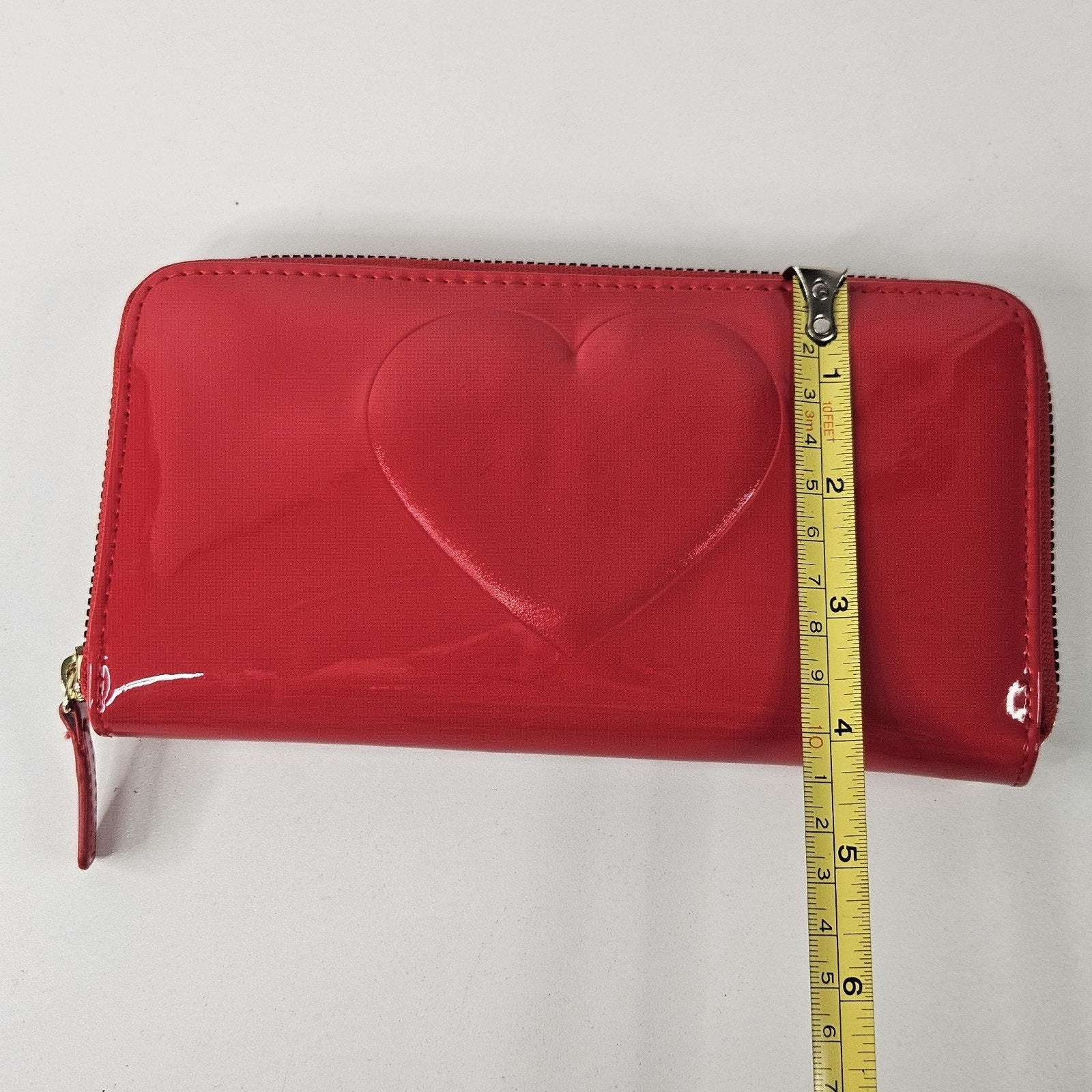 Luv Betsey Johnson Wallet Zip Around Leather Patent Raised Red Heart Whimsical