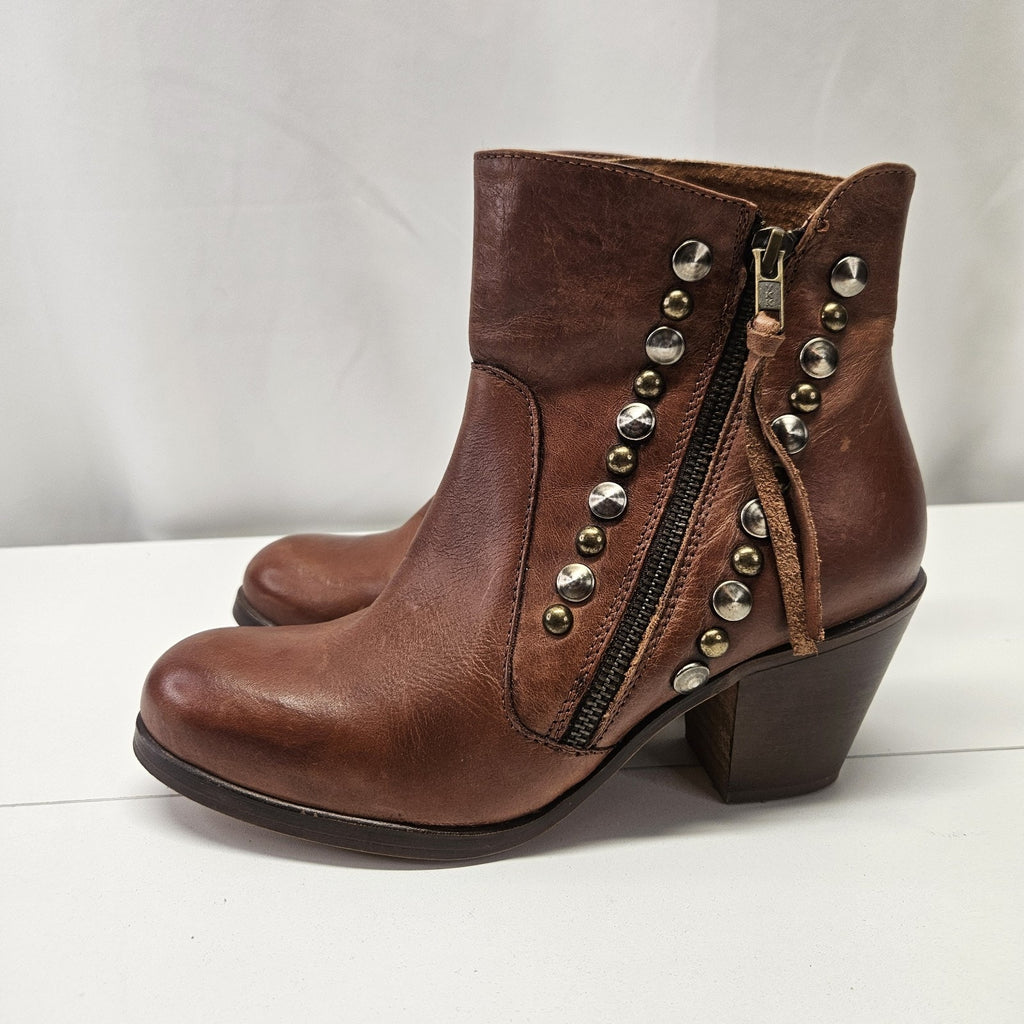 Chio Studded Brown Leather Heeled Ankle Boot 38 1/2 EU US 8-8.5 M Western Spain