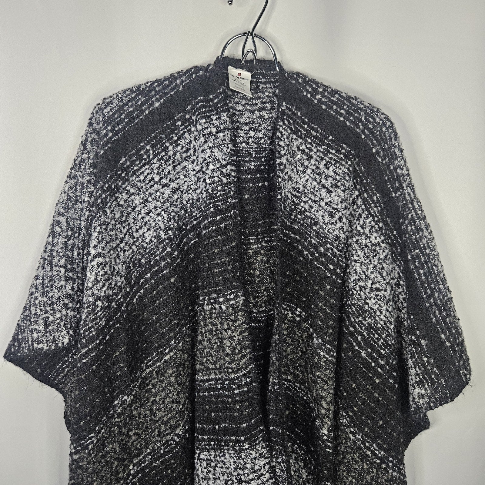 Woolrich Womens Drape Blanket Shawl Wrap Black Gray Stripe Oversize Knit OS