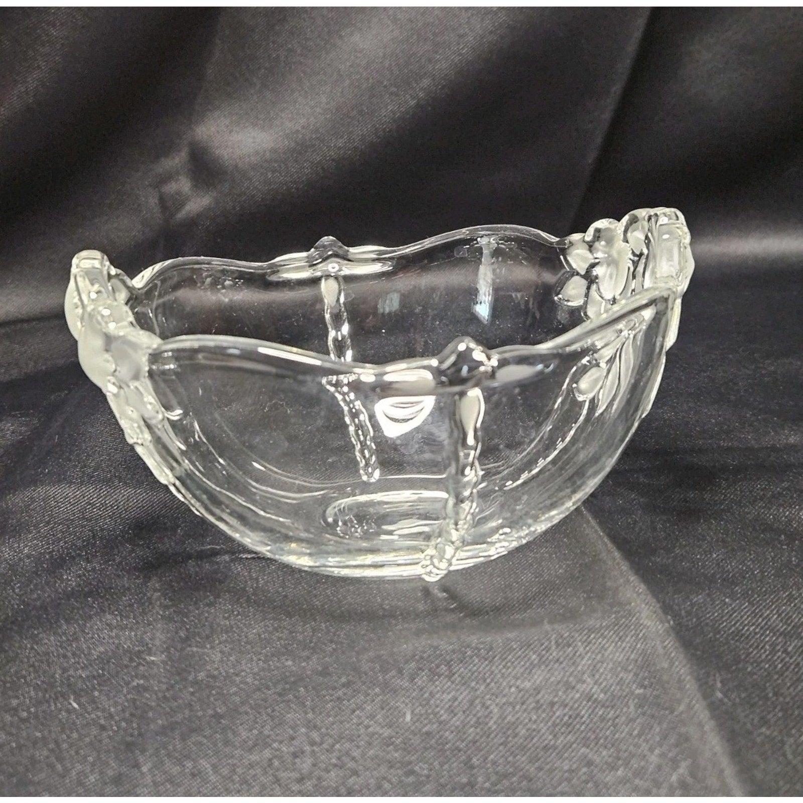 Vintage Clear Glass Etched Leaves Flowers Bowl Retro Candy Dish Ring Bowl 6"x3"