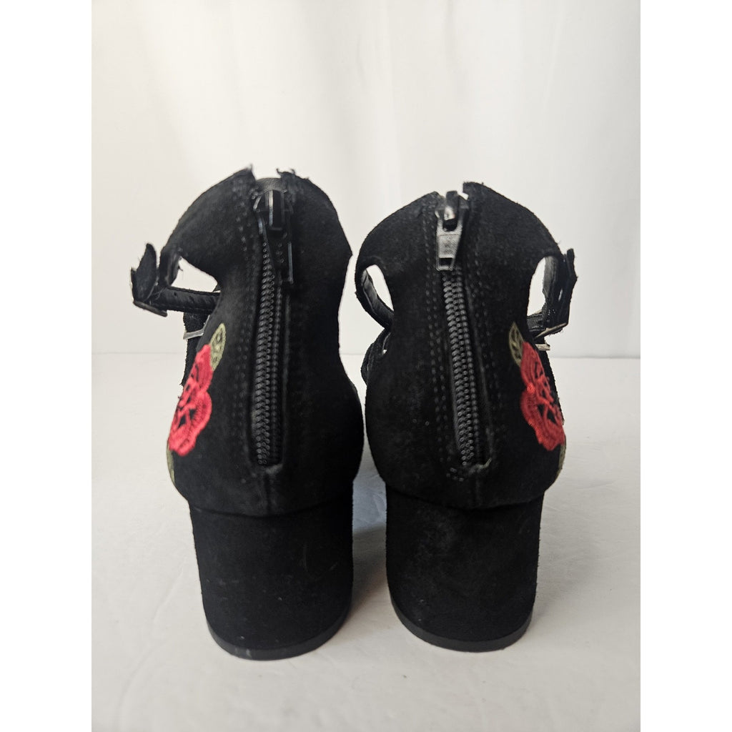 Steve Madden Black Suede Round Toe Pump Triple Adj Strap 2 Heel HEDLEY Size 8.5M