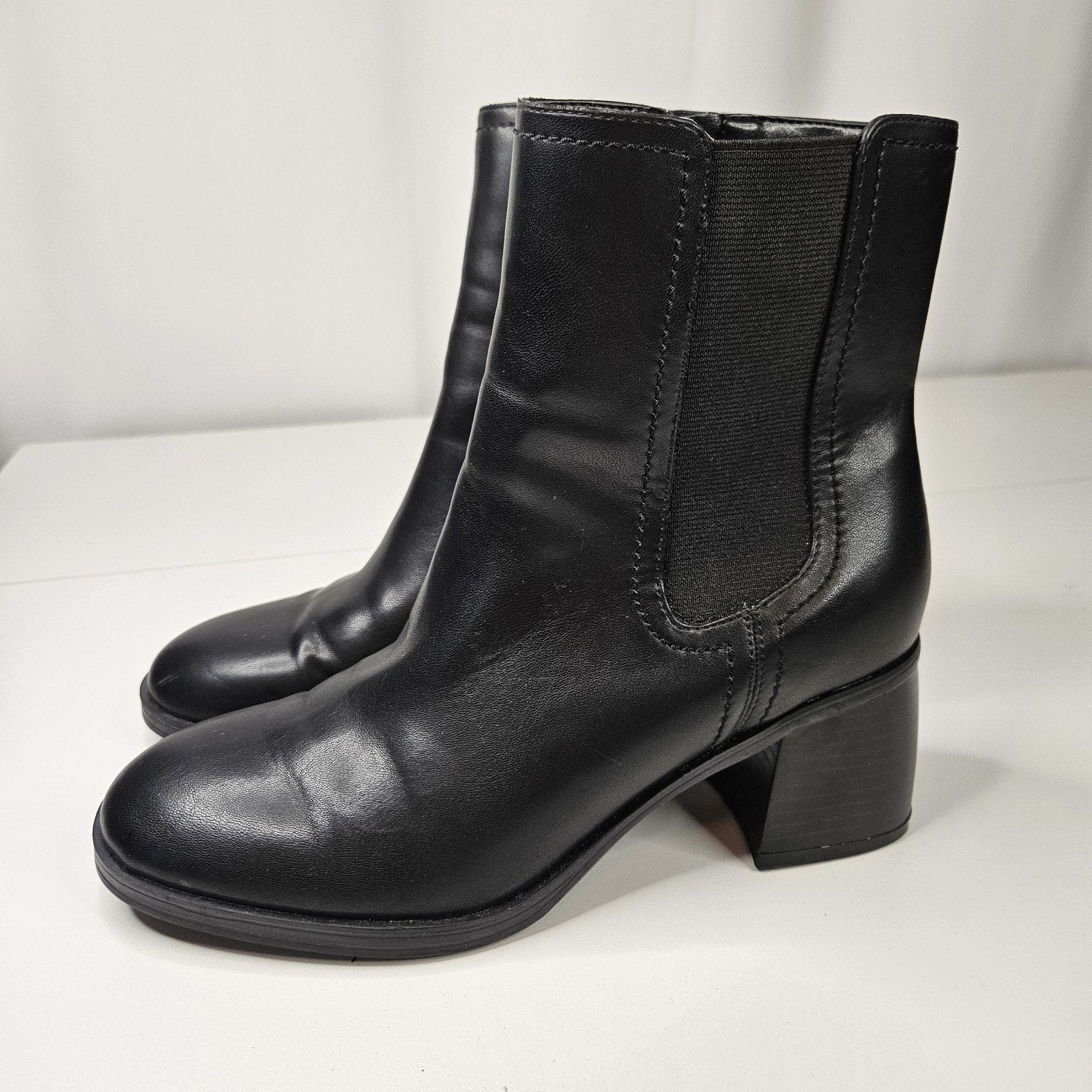Nine West Women's Doleas Ankle Boot Size 8 M Faux Leather Block Heel Boots