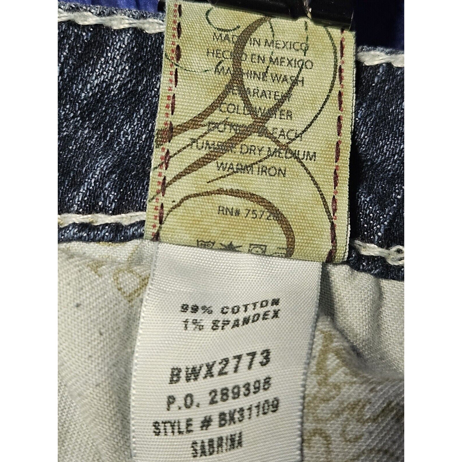 BKE Sabrina cropped jeans womens stretch denim distressed size 25 (2) L 23.5"