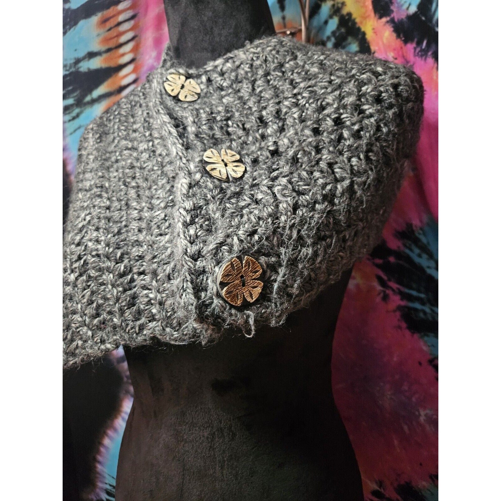 Womens Hand Knitted Chunky Knit Crowl Scarf In Gray Tones With Flower Buttons