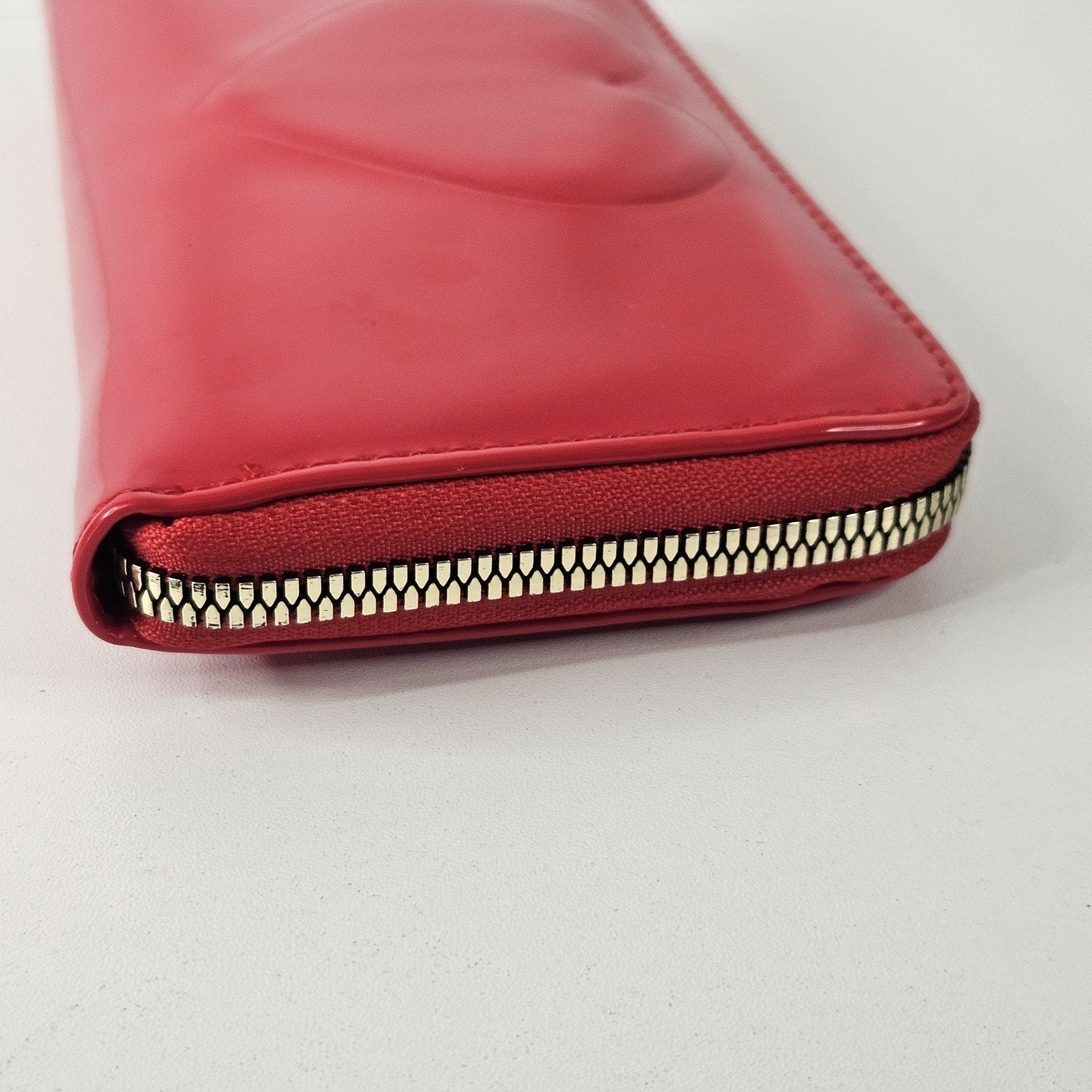 Luv Betsey Johnson Wallet Zip Around Leather Patent Raised Red Heart Whimsical