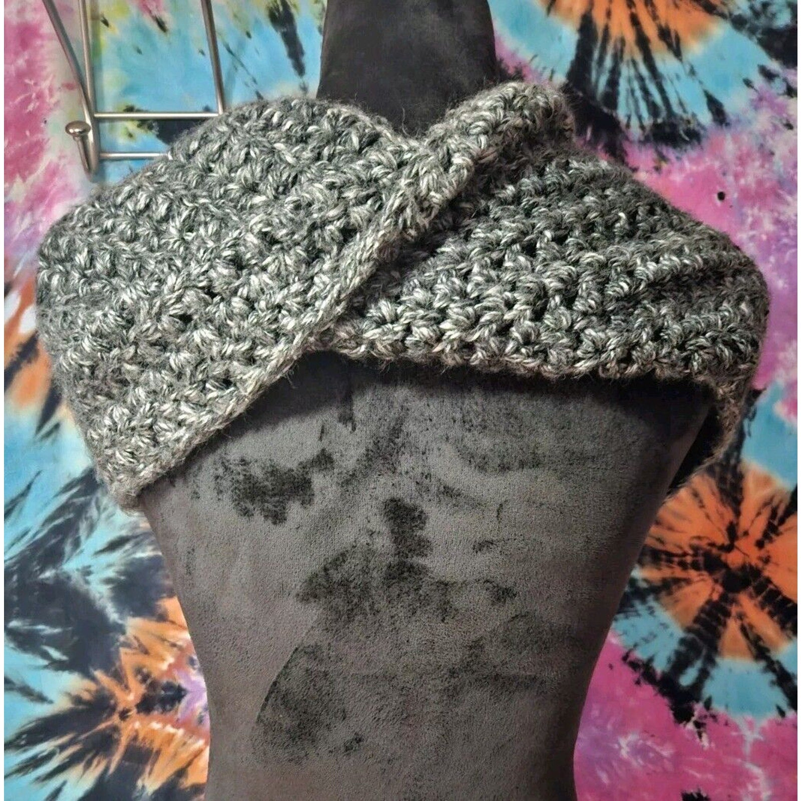 Womens Hand Knitted Chunky Knit Crowl Scarf In Gray Tones With Flower Buttons