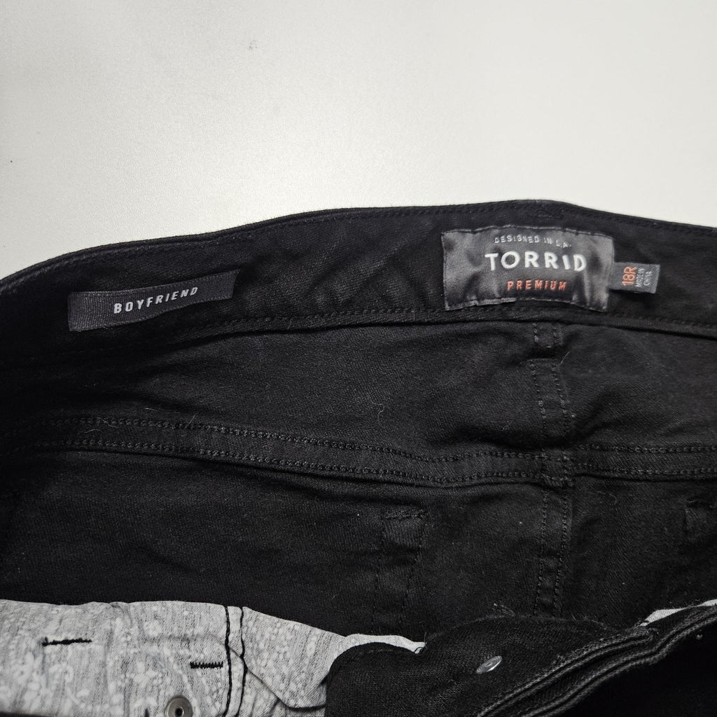 Torrid Boyfriend Jeans Black Denim Stretch Straight Distressed 18 Reg Fishnets
