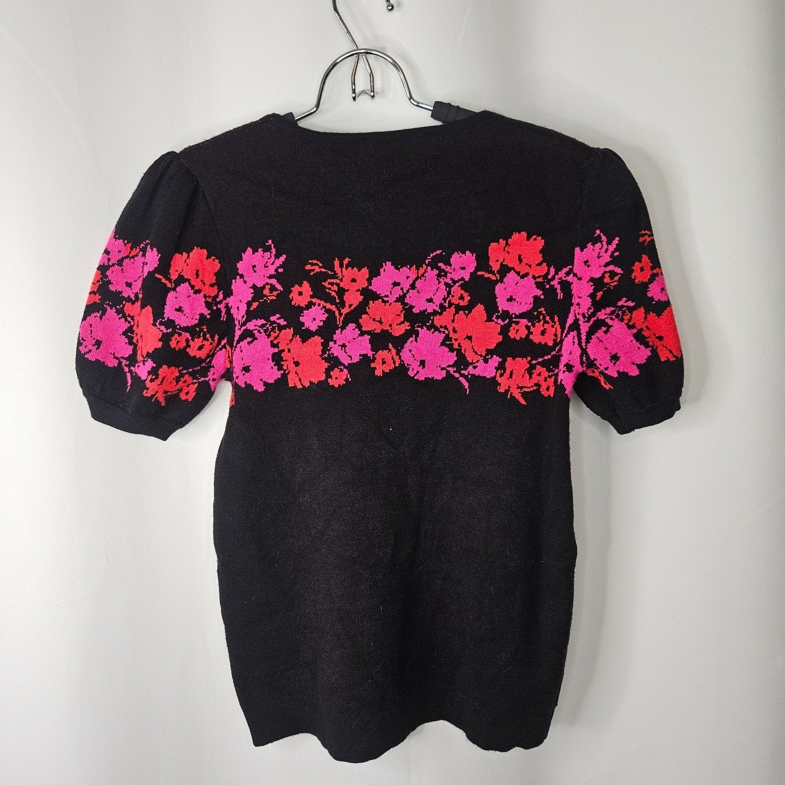 Tahari Women’s Knit Short Puff Sleeve Sweater Pink Floral Black Size XS