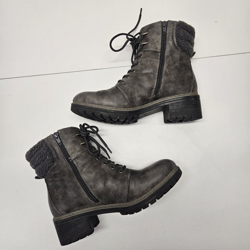 BareTraps AKIRA Gray Faux Leather Fur Trim Combat Ankle Boots Zip Laces Size 10