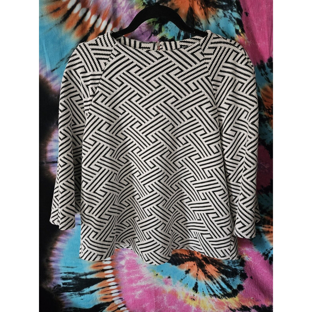 W5 L (Anthropologie) Black & White Geometric 3/4 Textured Blouse