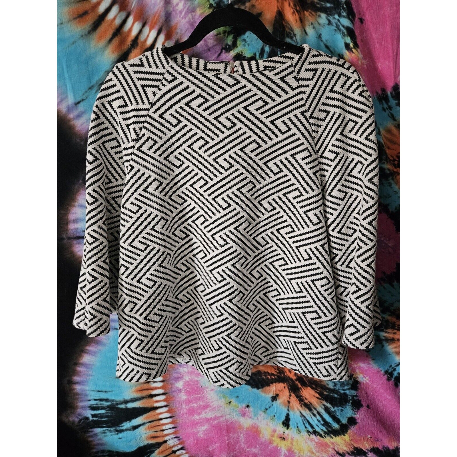 W5 L (Anthropologie) Black & White Geometric 3/4 Textured Blouse
