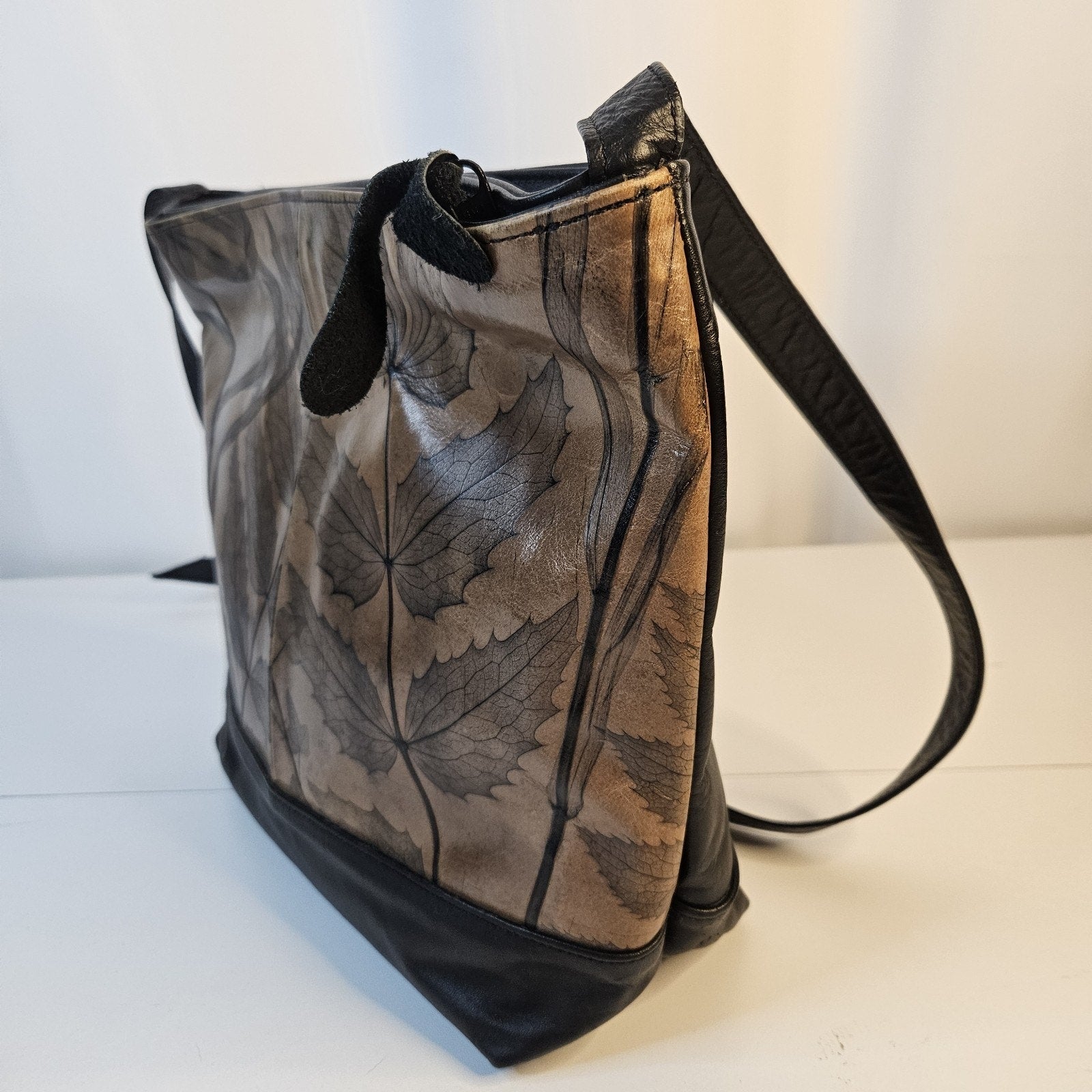 Vintage Leaf Leather C.L. Whiting Collection Brown Purse Handbag Magnetic Close
