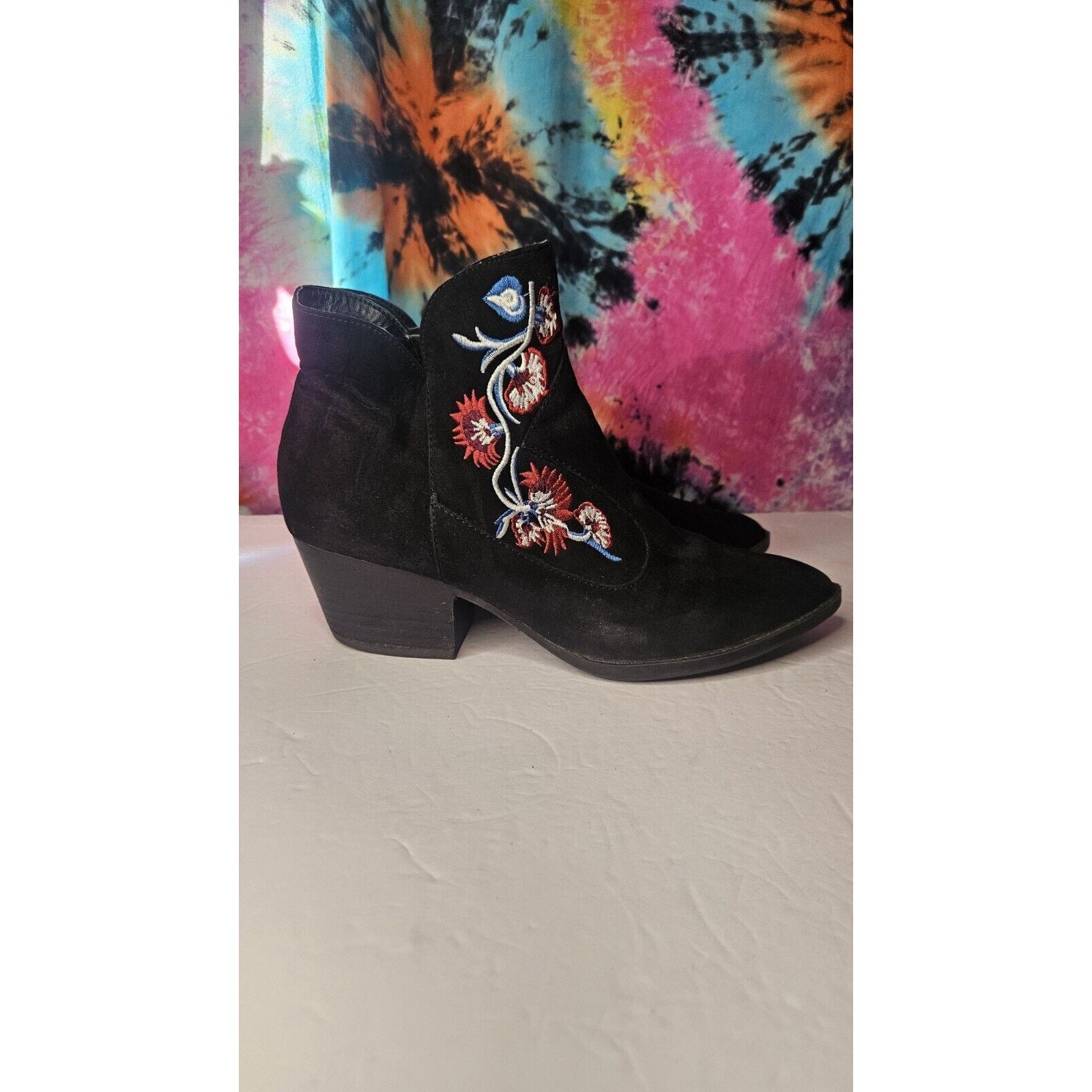 Carlos Santana Layne Ankle Boots Floral Embroidery Faux Suede Side Zip Size 9 M