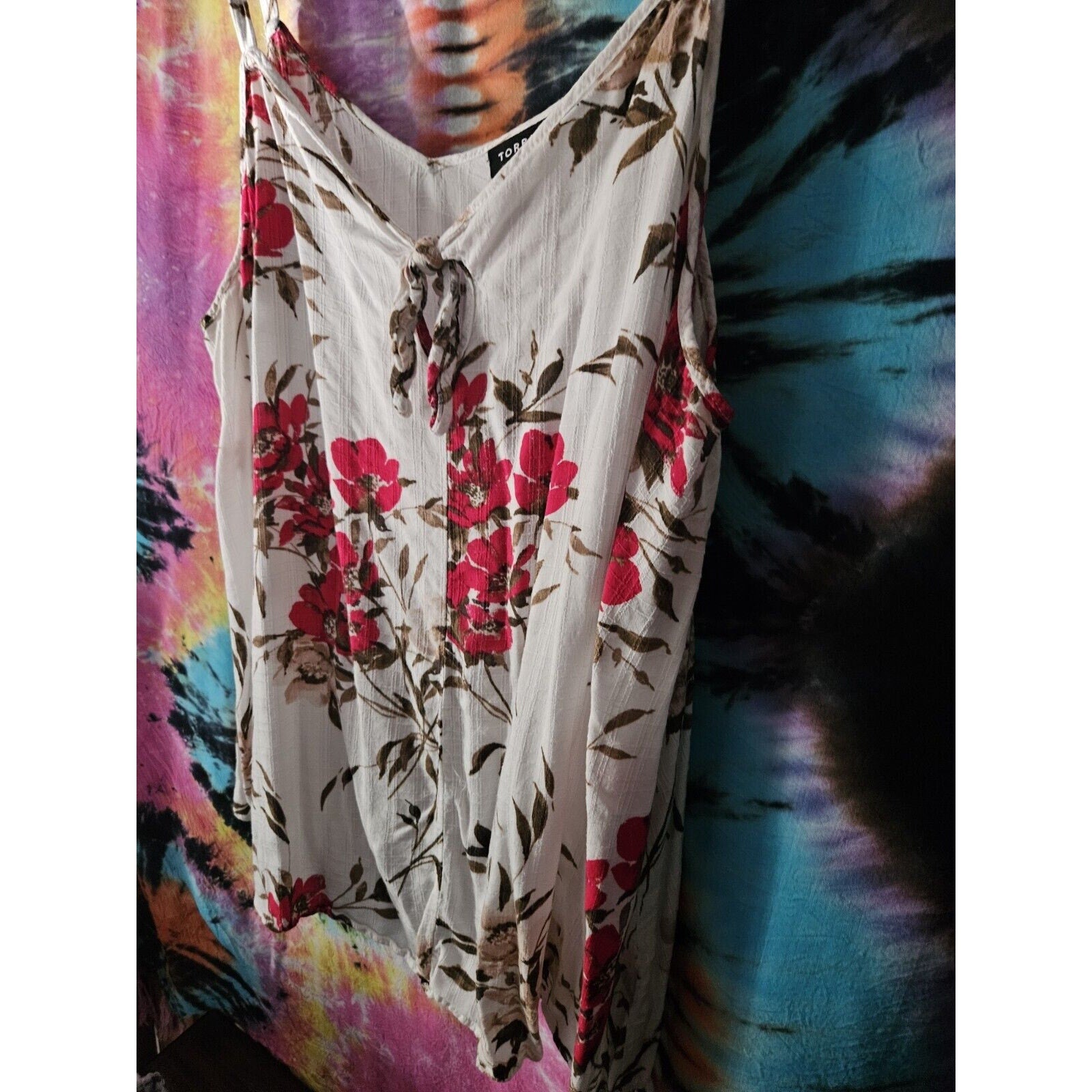 Torrid Women's Sleeveless Top Size 1 Tie Front Cream with Red Flowers