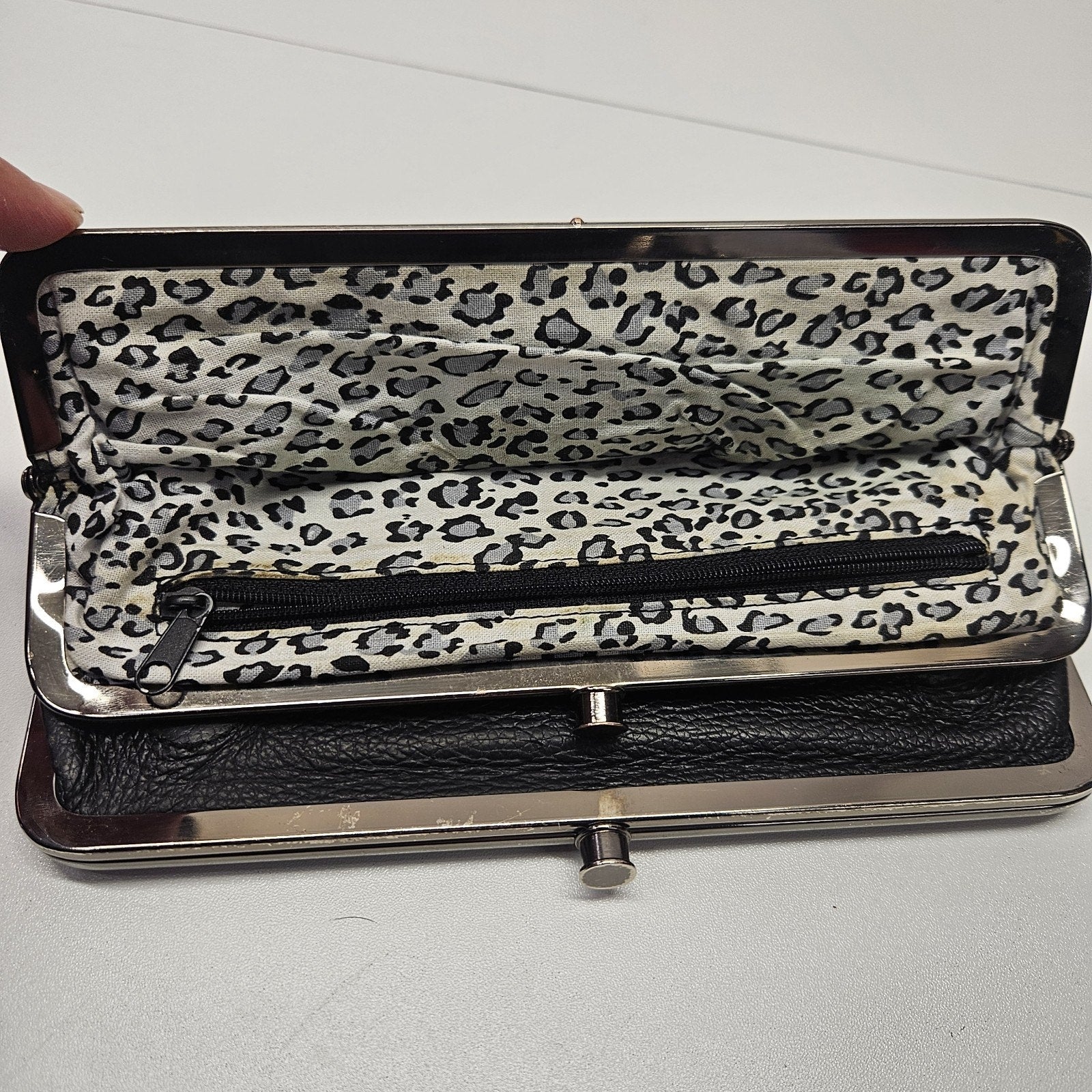 Kenneth Cole New York Wallet Clutch Black Buttery Leather Double Kiss Lock Close