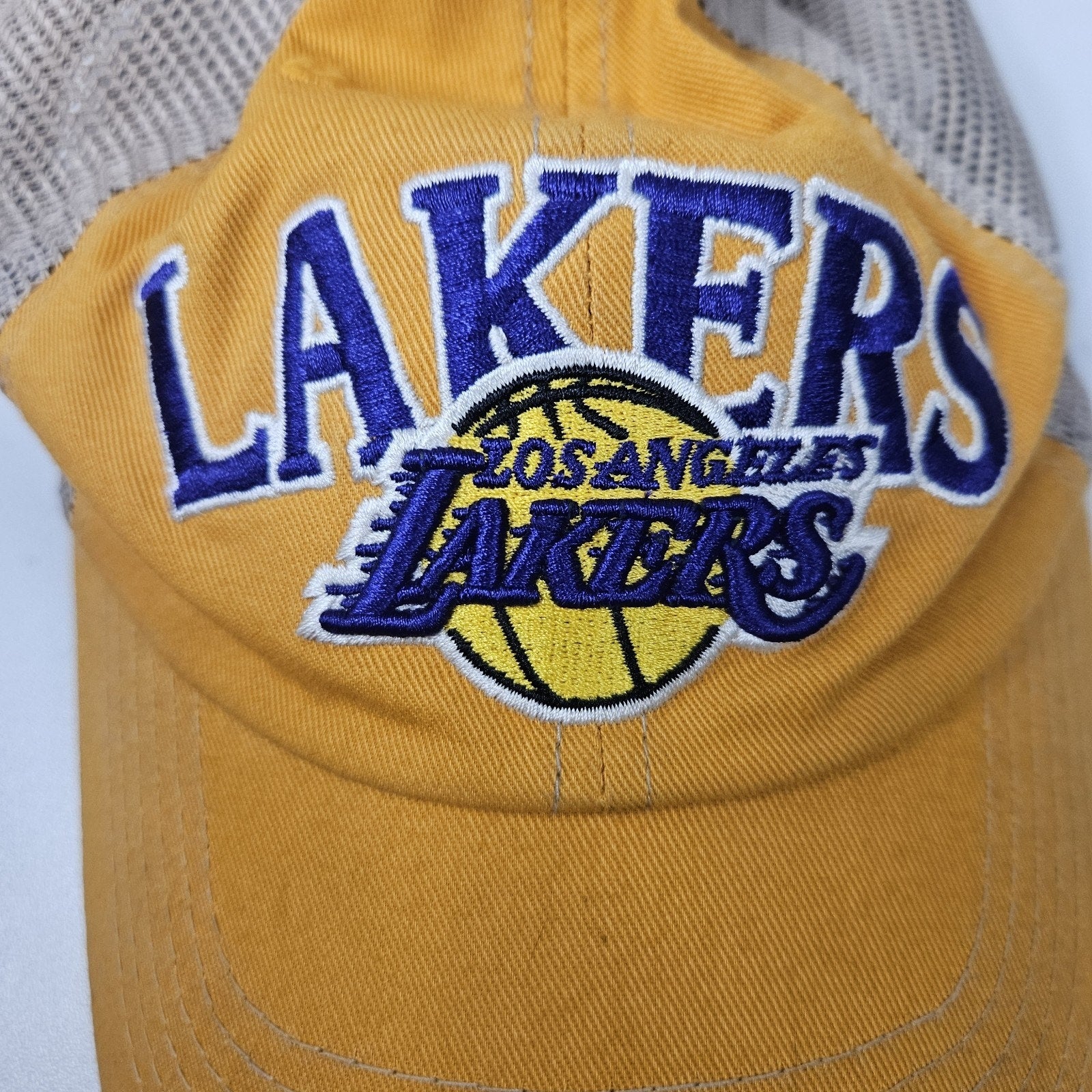 Vintage LA Lakers Yellow With Beige Mesh Snapback Hat Cap Fan Favorite Trucker