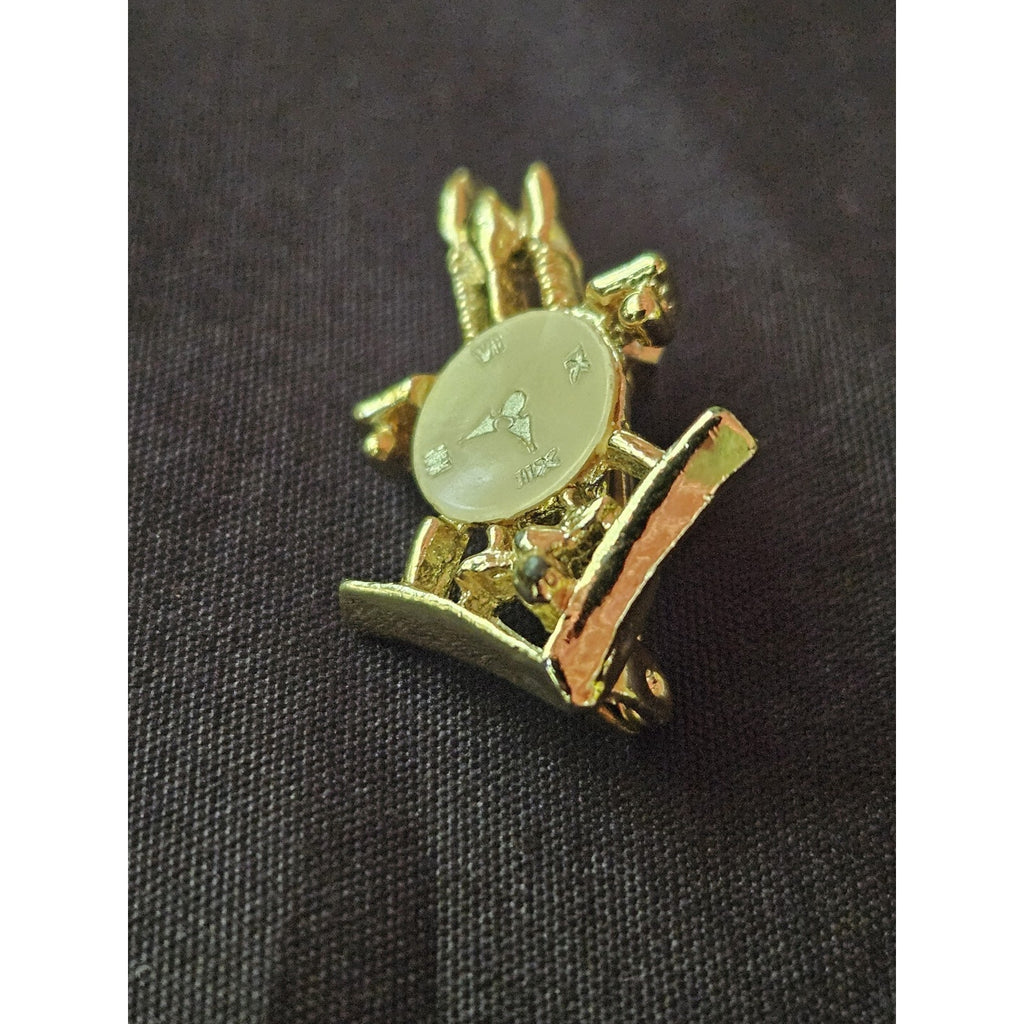 Vintage Collectible Pin CooCoo Cuckoo Clock Design Gold Tone 1.5"