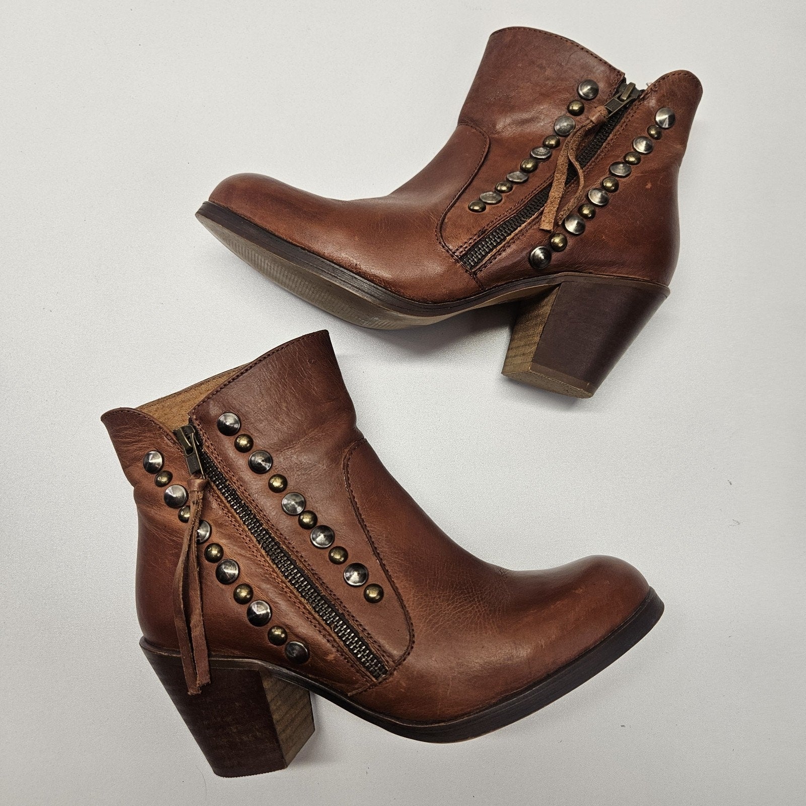 Chio Studded Brown Leather Heeled Ankle Boot 38 1/2 EU US 8-8.5 M Western Spain