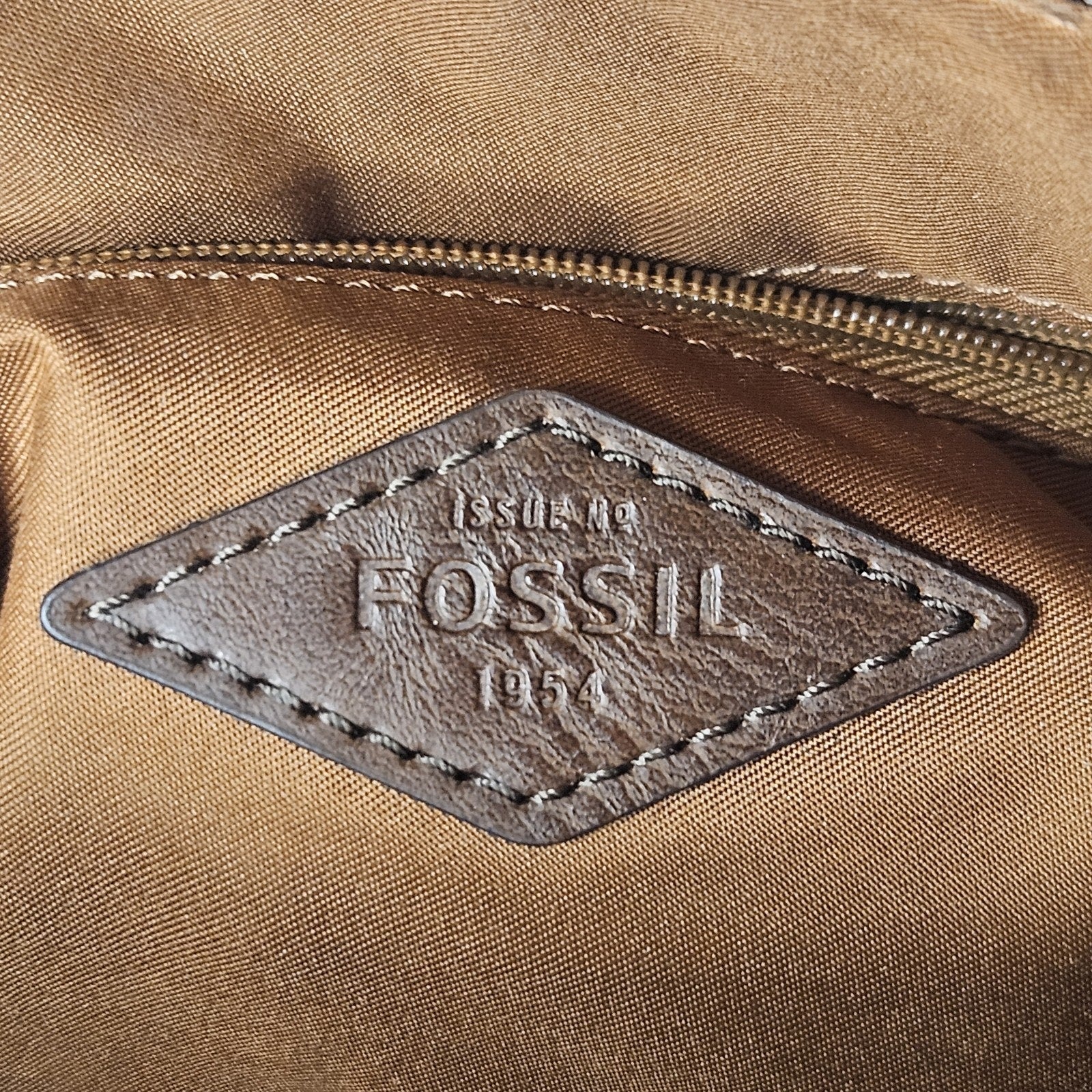 Vintage FOSSIL Croc Embossed Brown Leather Shoulder Crossbody - 10 x 8"