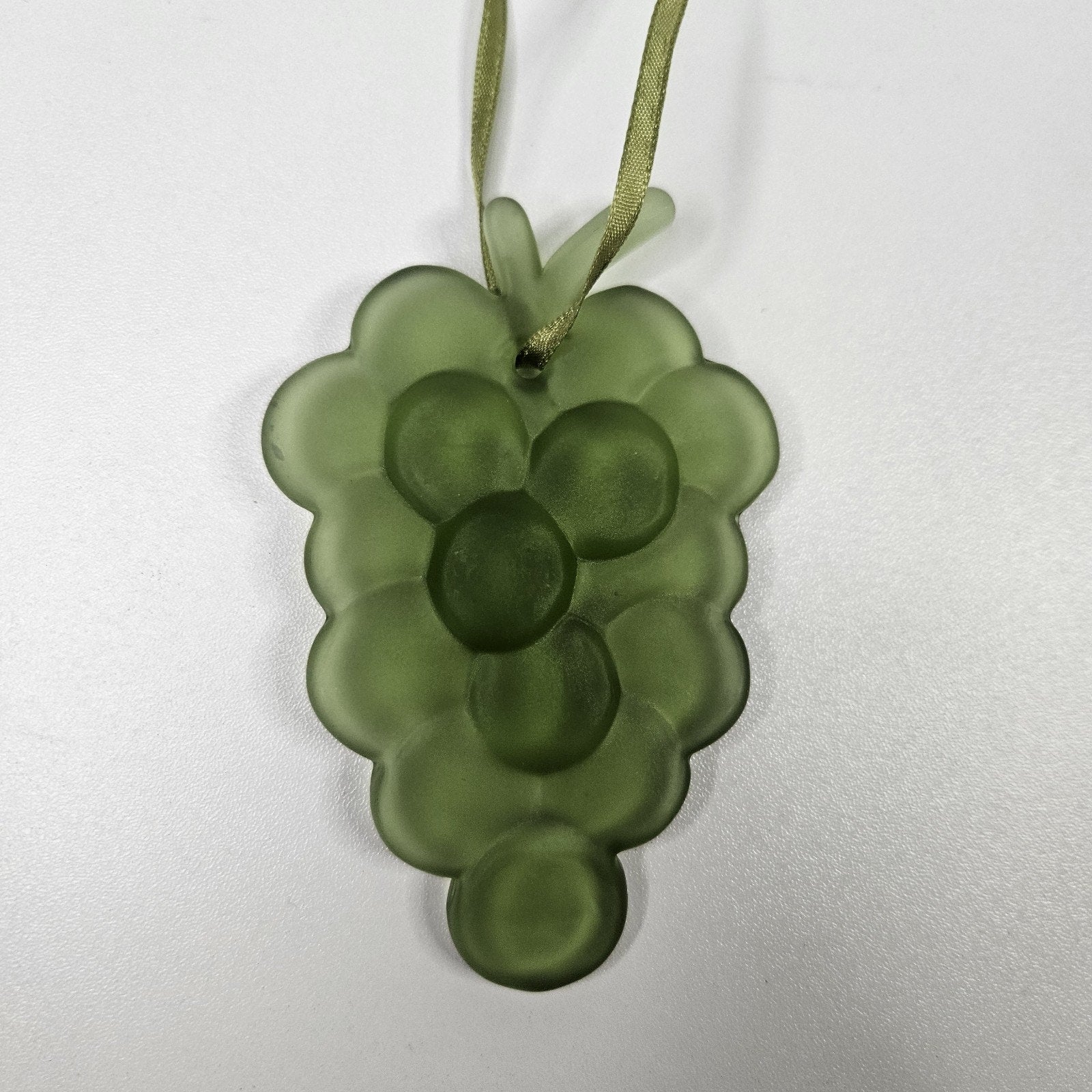 Vintage Frosted Glass Grapes Ornament Green Sun Catcher Decor Christmas