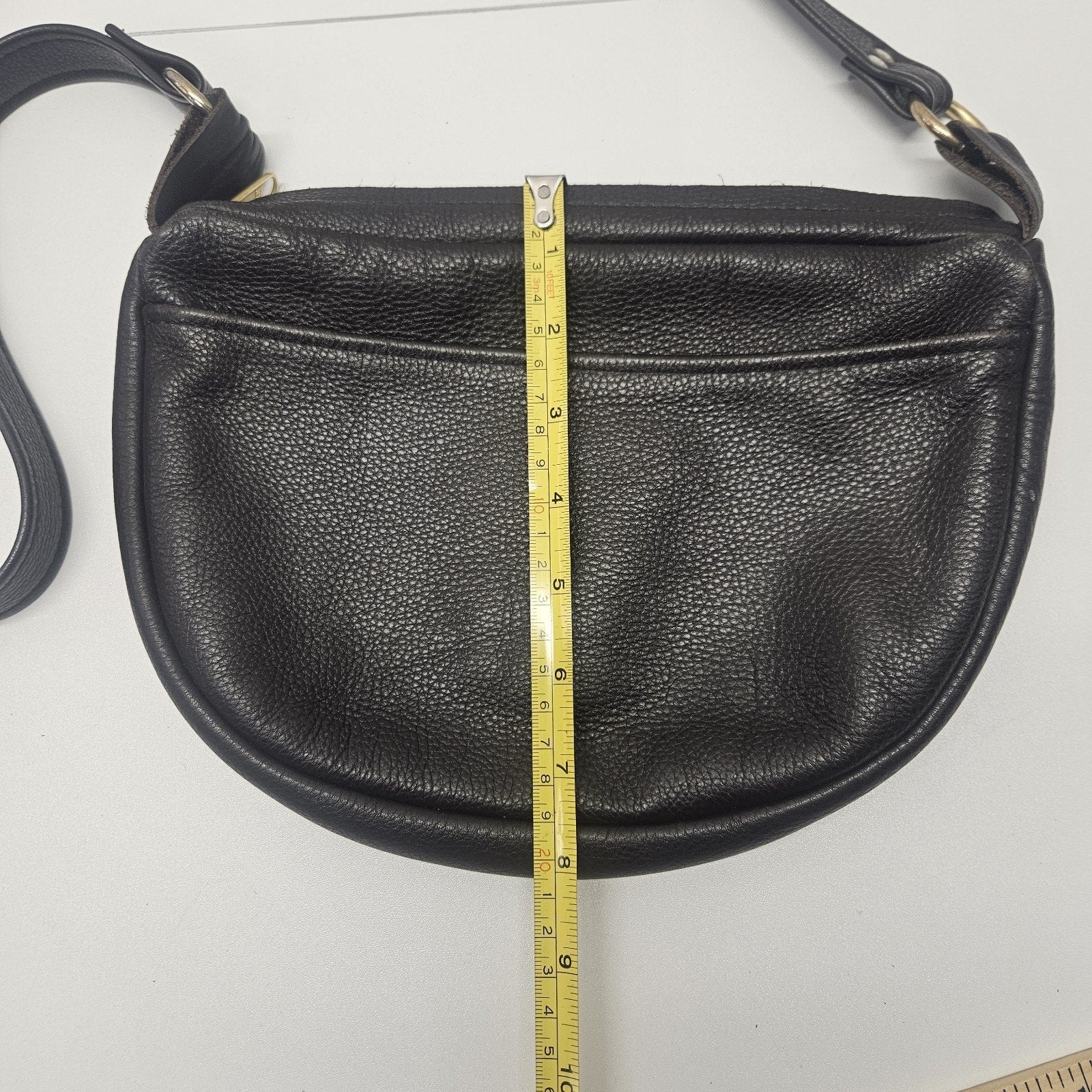 Vintage Chocolate Brown Leather Cross Body Crescent Purse Saddle Bag Classic