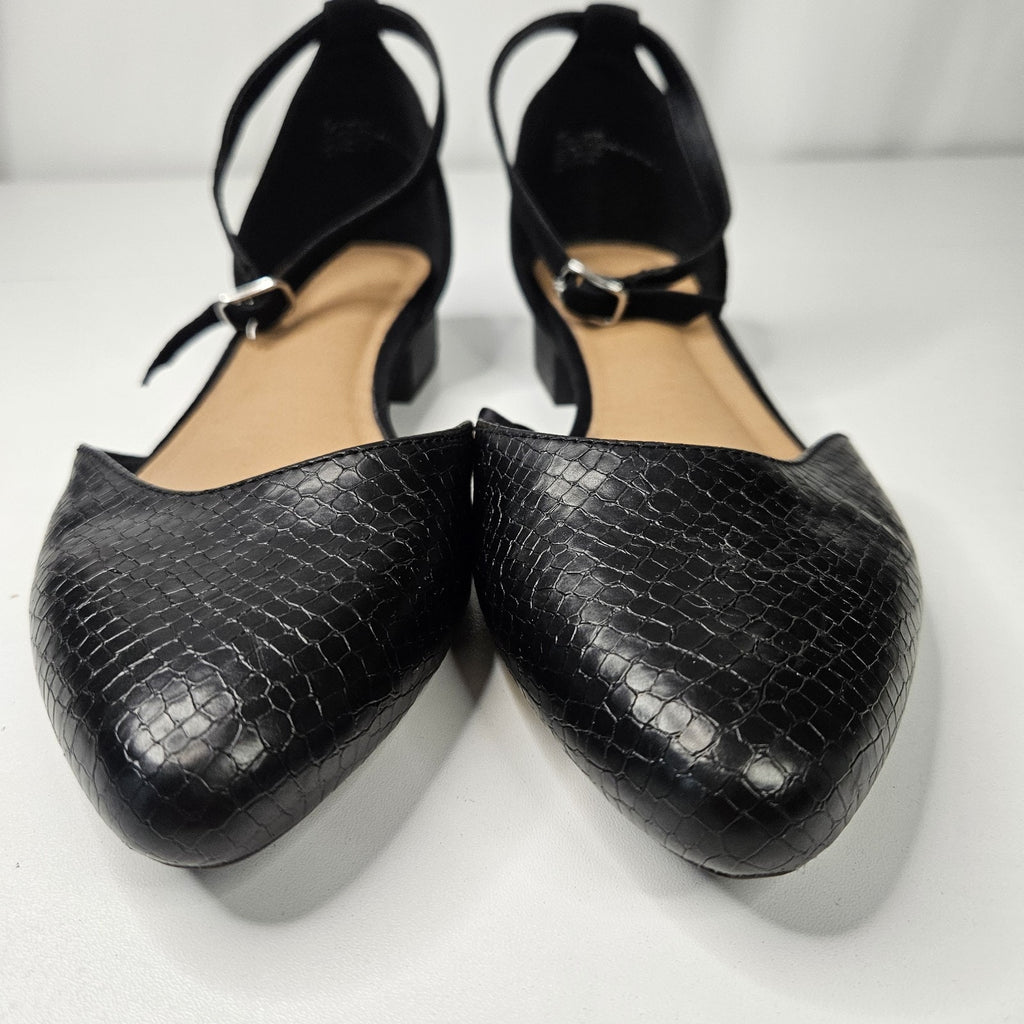 LANE BRYANT Women Sz 9 Wide Flats Shoes Low Wedge Ankle Strap Soft-Soled