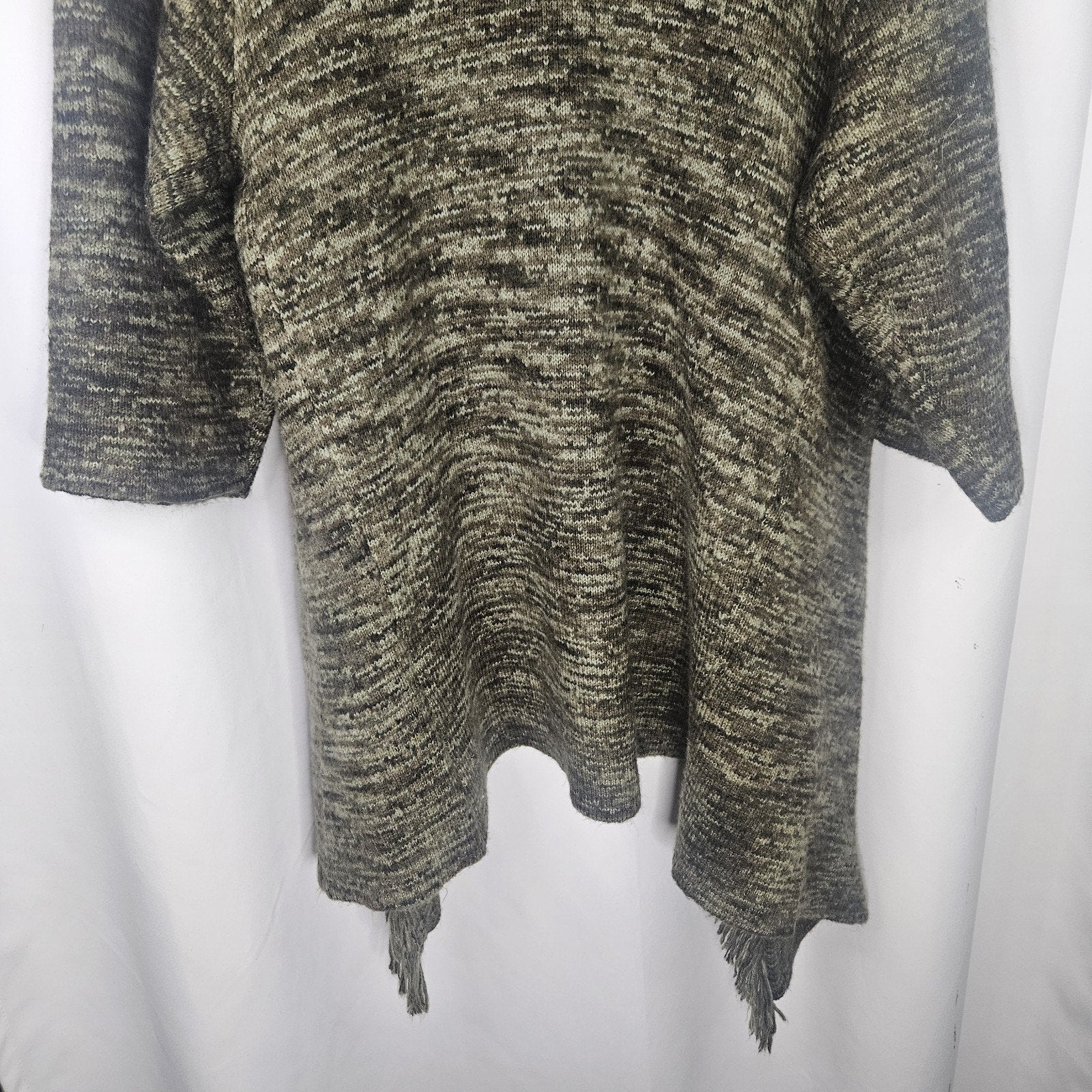 G.I.L.I. Women's Knit Sweater Cardigan Green Open Fringe M-XL PETITE NWOT Boho