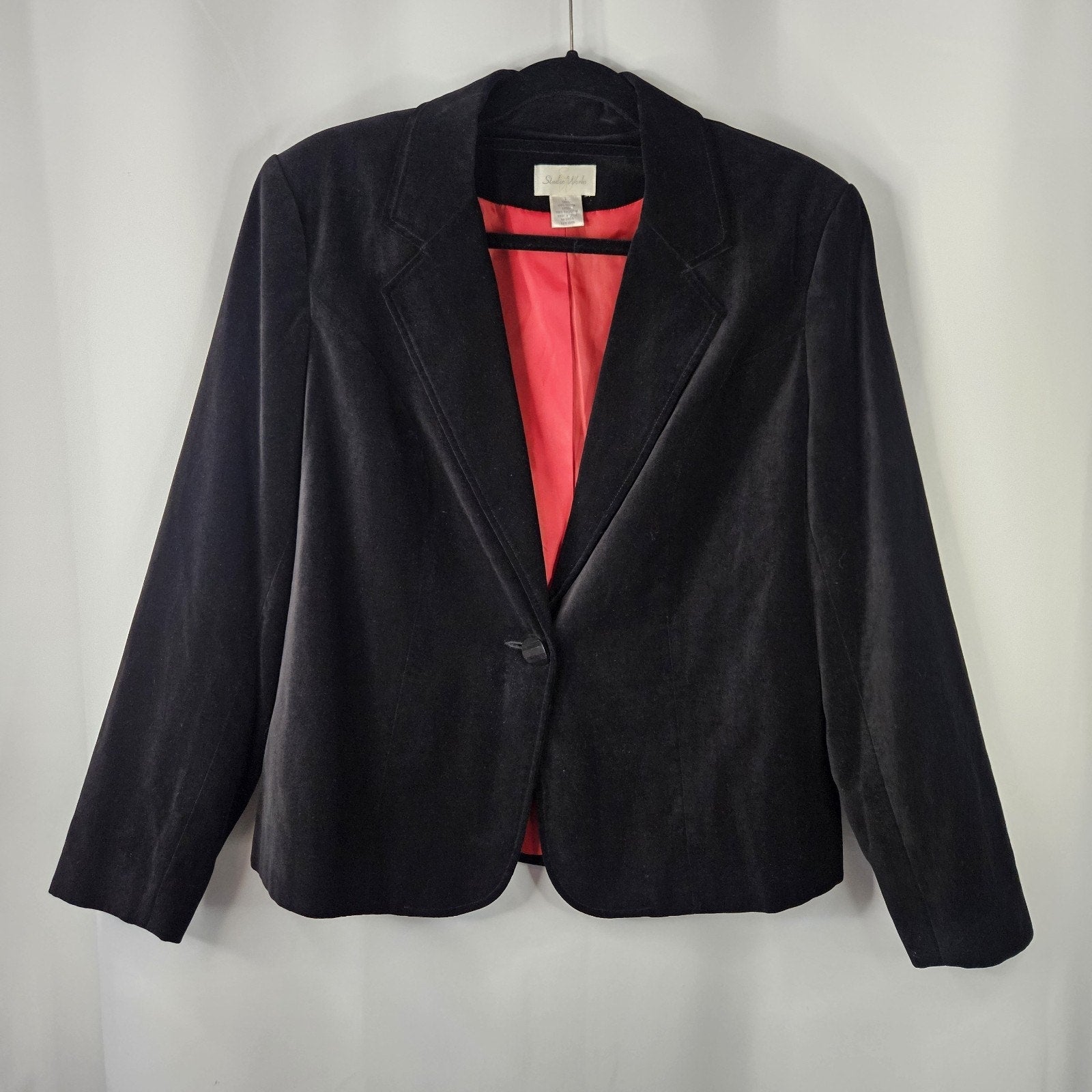 Studio Works Black Velvet Blazer with Pockets 3 Buttons Size Large