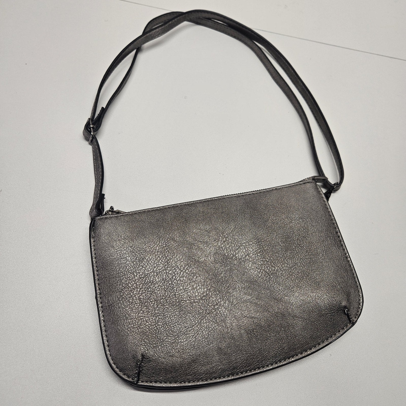 Jen & Co. Metallic Faux Leather Shoulder Bag Purse Multi Inner Pockets