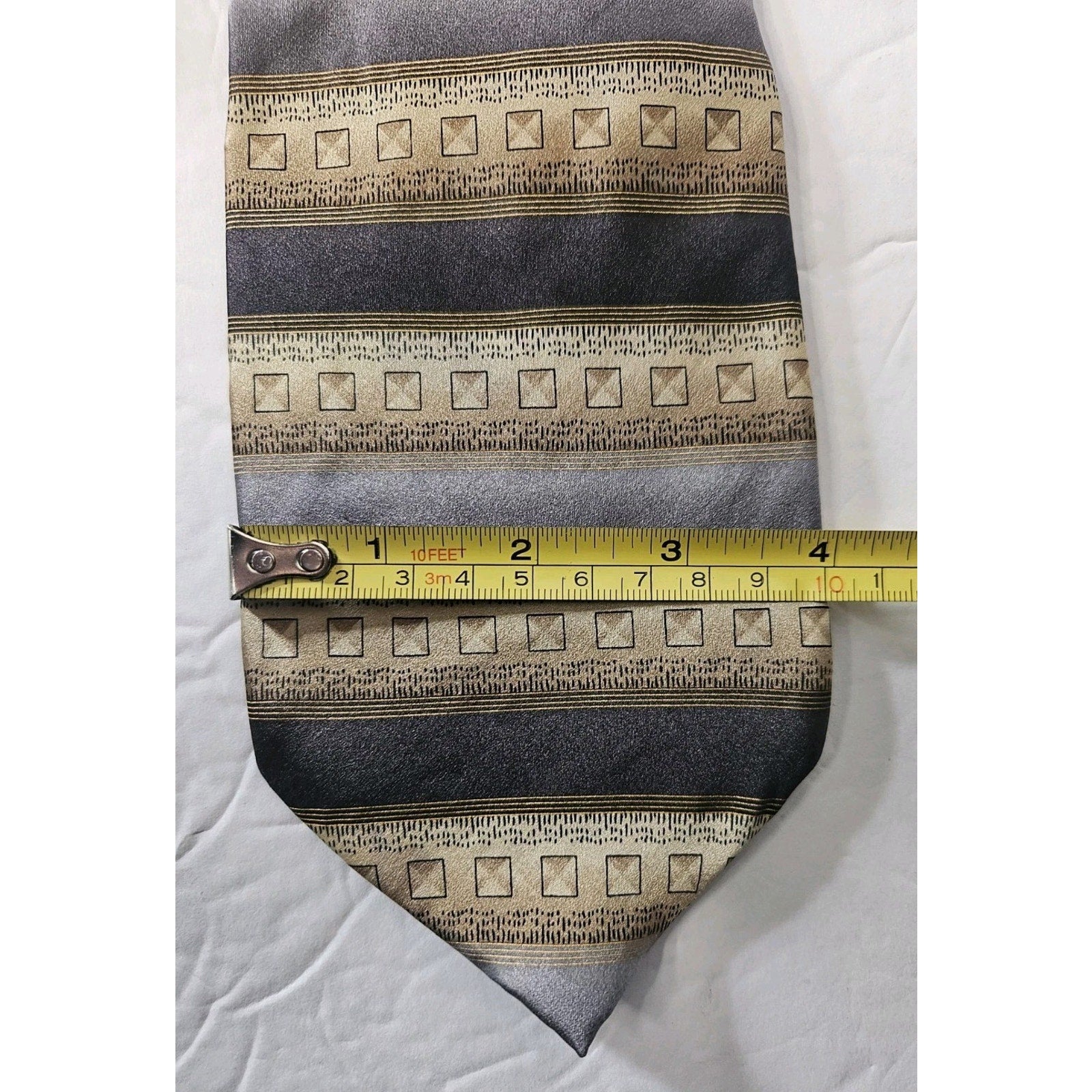 Alexander Julian Silk Tie Gray Beige Gold Geometric Men Necktie 56 x 4"