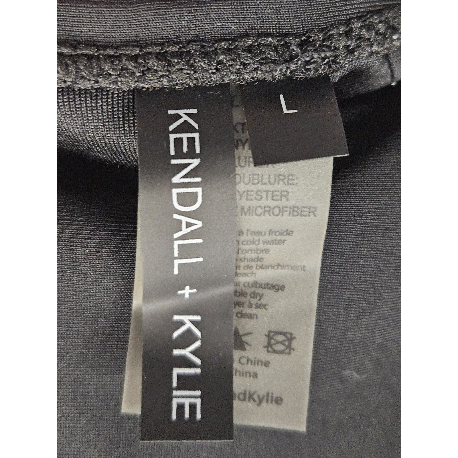 Kendall + Kylie 283915 Women's Band One-Piece Swimsuit, Size Large Classic