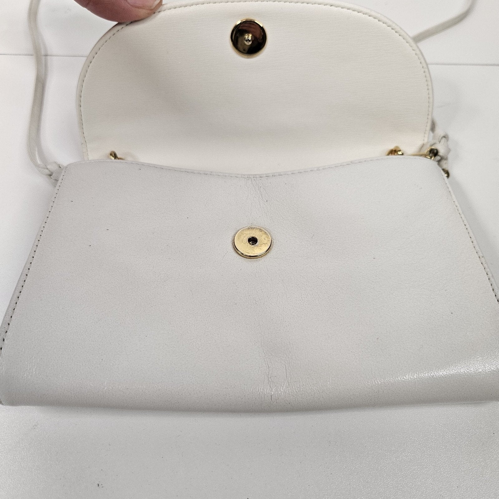 Vintage KORET 100% White Genuine Leather Crossbody Purse-B130 1960s Gold Tone