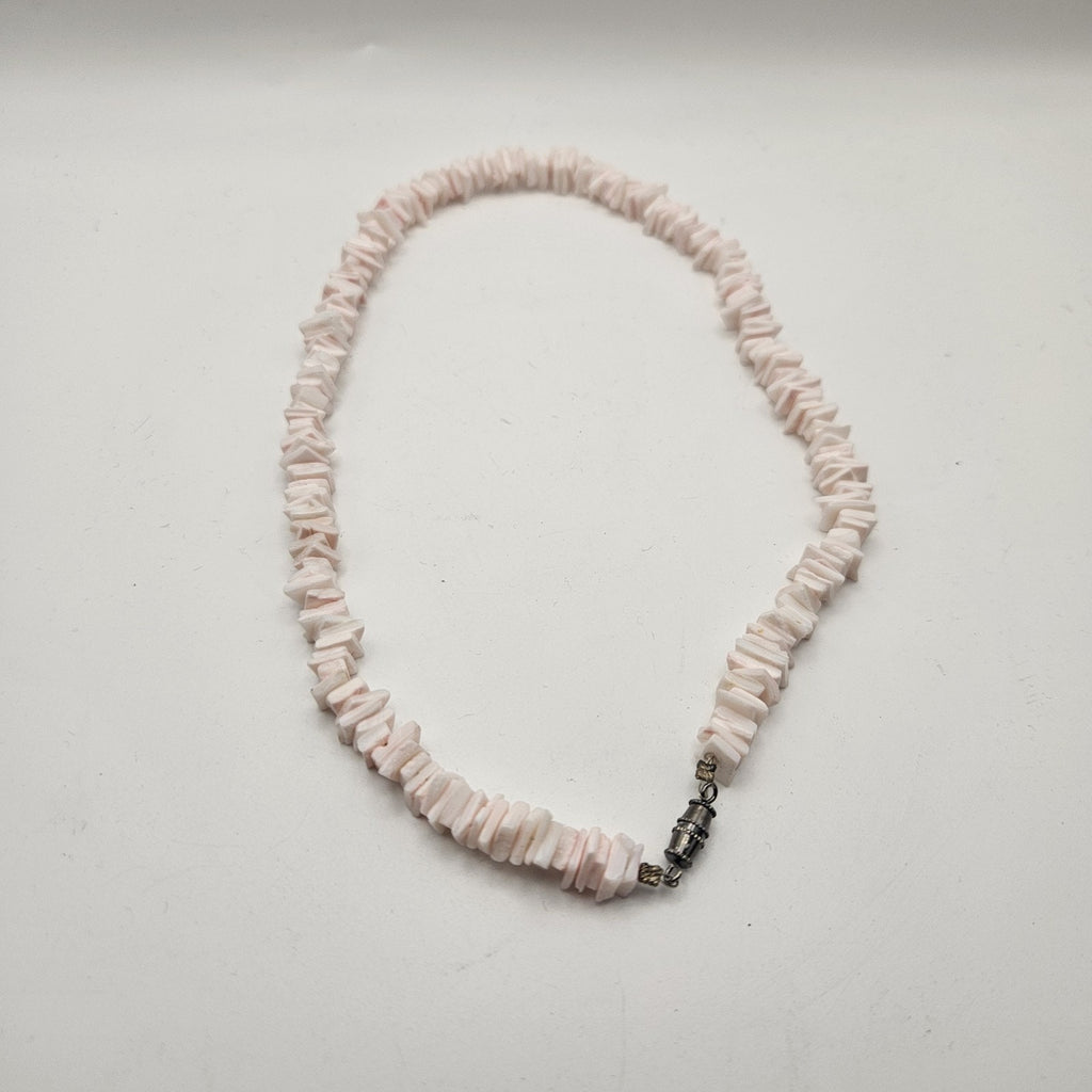 Pink Shell Chip Choker Collar Necklace Barrel Closure 90s Y2K Preppy