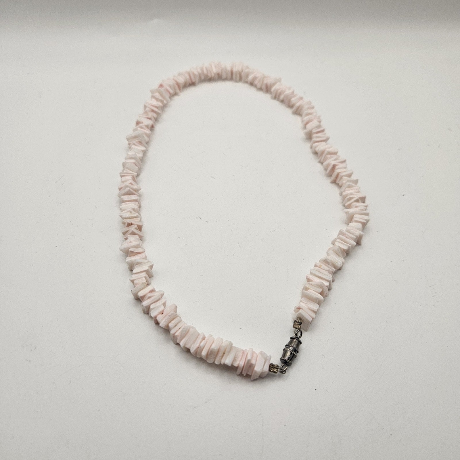 Pink Shell Chip Choker Collar Necklace Barrel Closure 90s Y2K Preppy