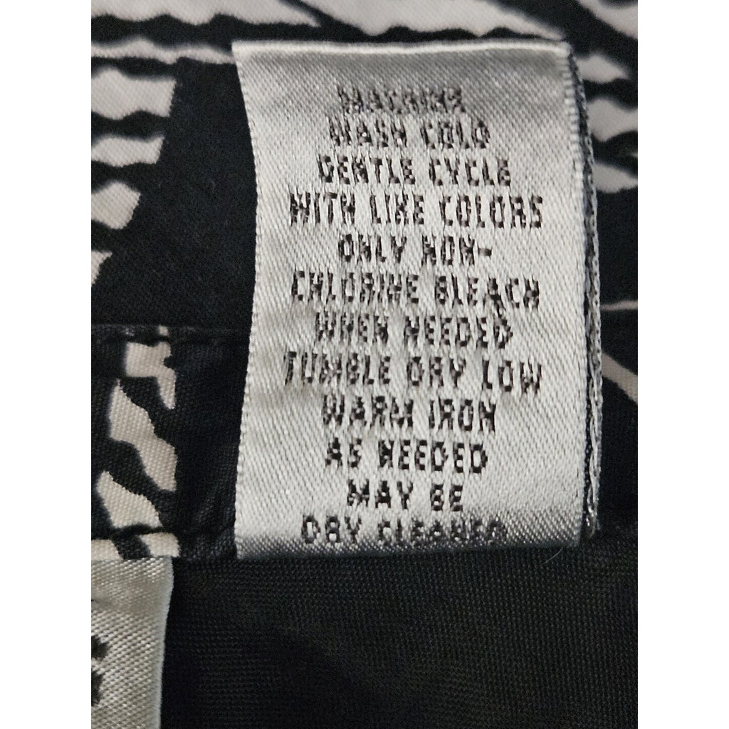 CHICO’S Floral Flowy Skirt Size 2 Large Flare Lining Skirt Cotton Black White