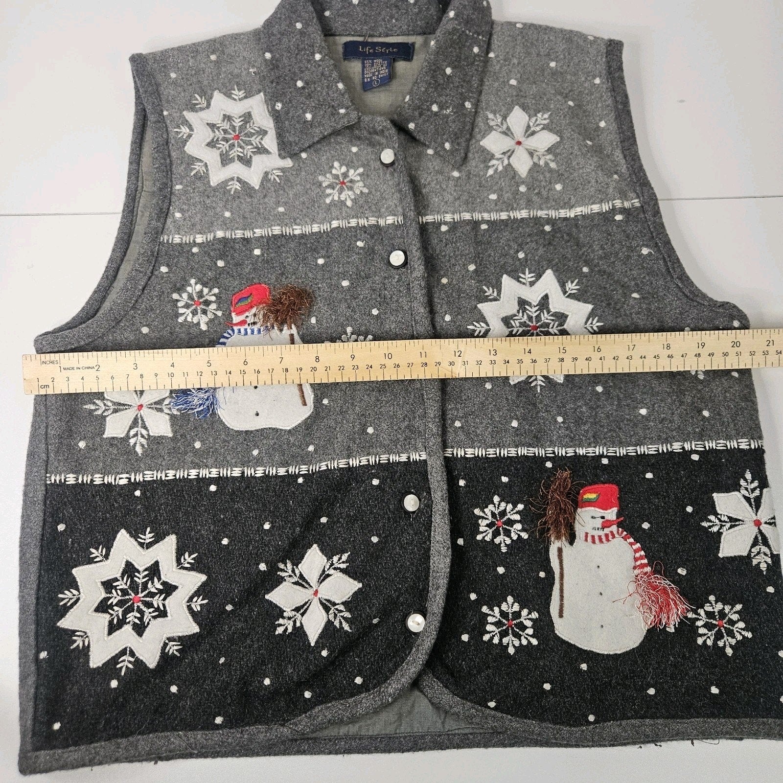 Vtg Wool Blend Vest Gray Large Snowflake Snowman Christmas Cottage Artsy