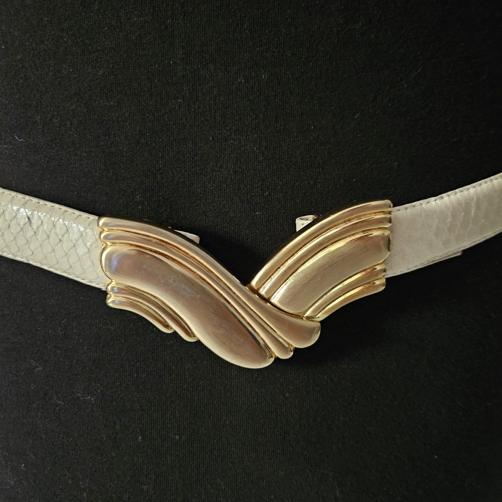 Liz Claiborne Beige Genuine Snake Skin Belt Large Gold Hardware Vintage 90's