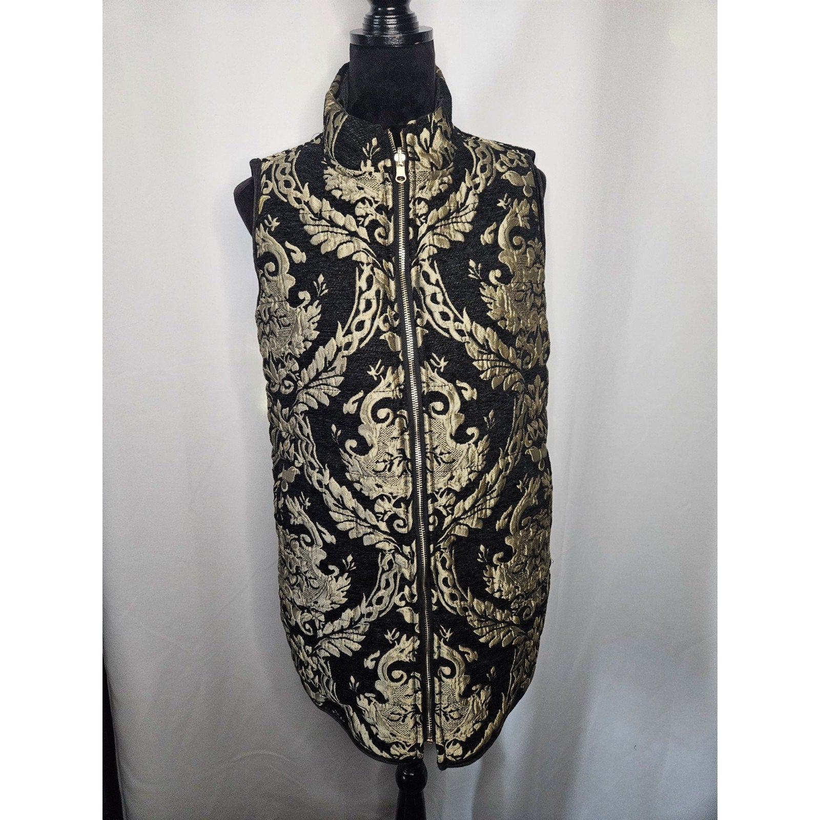 Chico's Reversible Jacquard Vest Gold/Black Zip Front Soft Velvet Inside Large