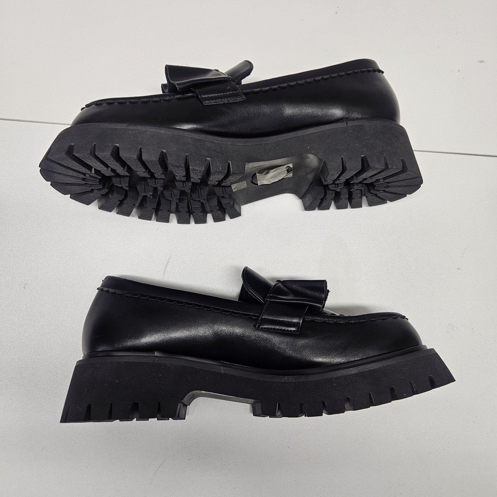 Koi Willow Ruffle Slip On Loafers Vegan Leather Black Sz 8 NWOT Box Goth Grunge